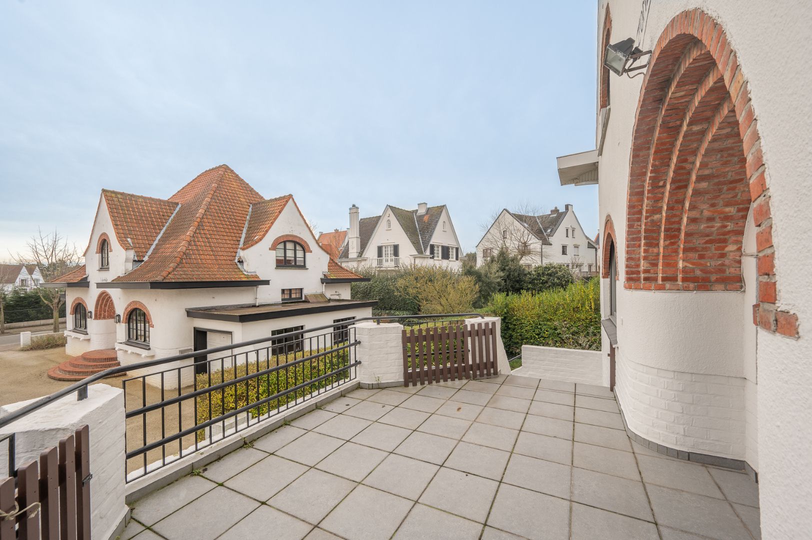 Charmante alleenstaande te renoveren villa vlakbij het strand van Duinbergen foto 4