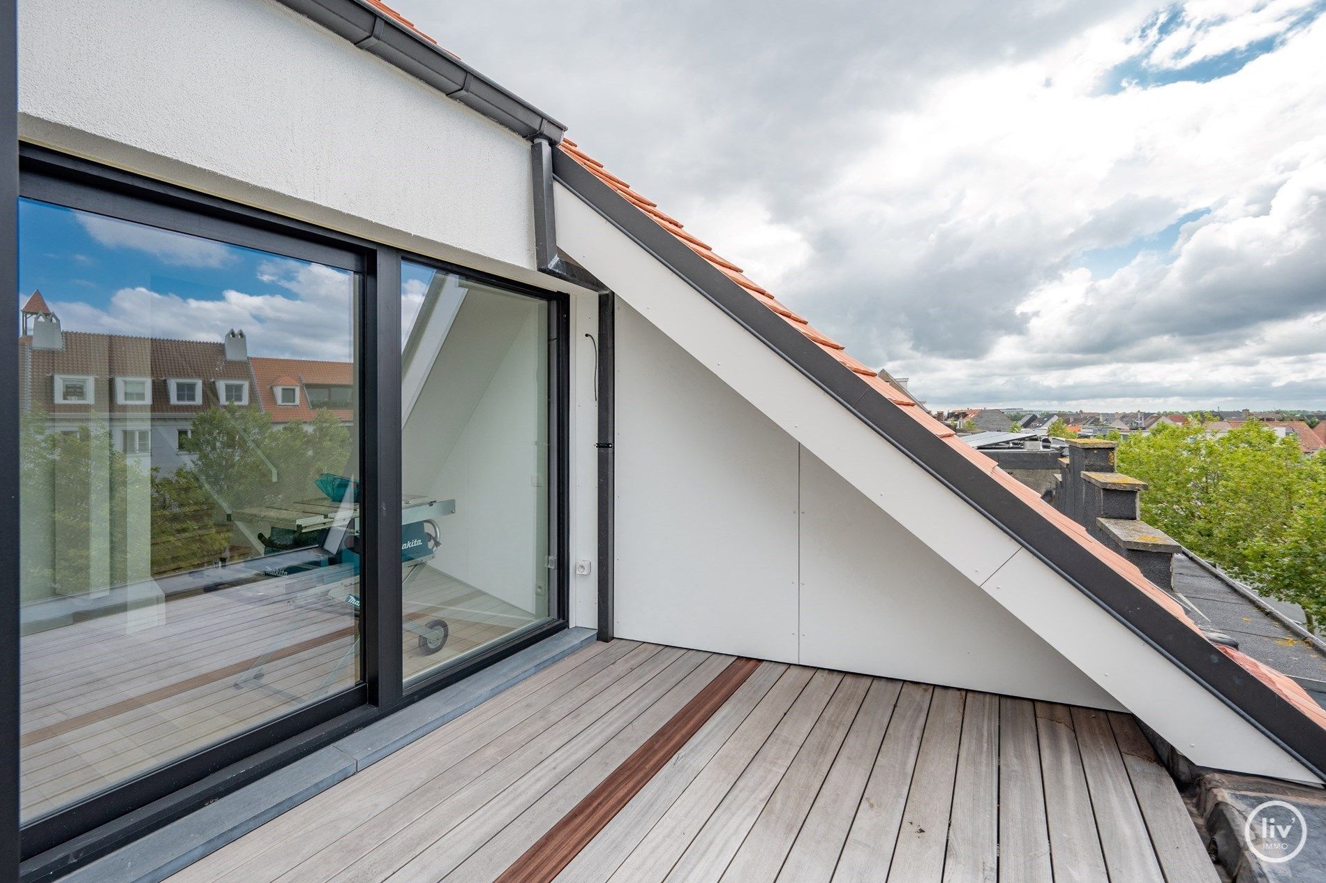 Nieuwbouw duplex (2024) , centraal gelegen nabij Duinenwater, waardoor alle winkels en openbaar vervoer bereikbaar zijn op wandelafstand. foto 17