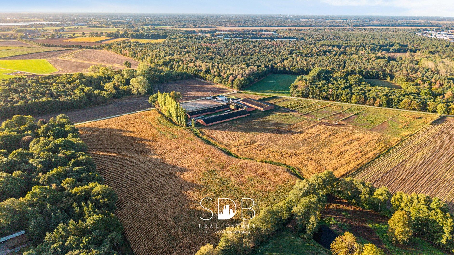 Boerderij met paardenfaciliteiten en graslanden op 14.490m² foto 36