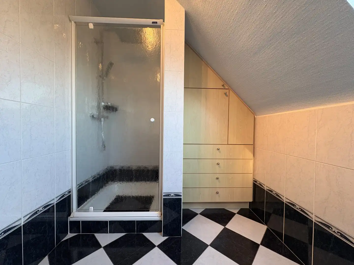 Appartement te koop op de 3de verdieping in Harelbeke. foto 16