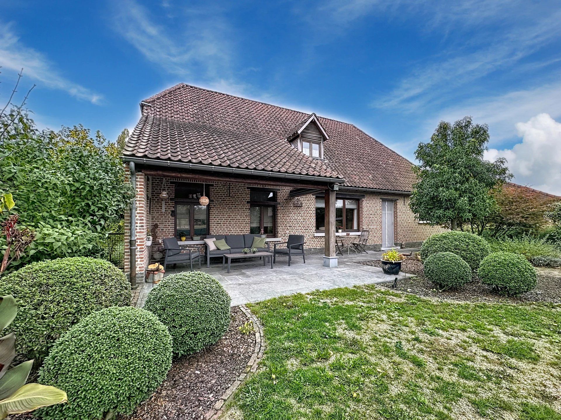 Zeer verzorgde landelijke woning op prachtig perceel met 3 slaapkamers en 2 badkamers. foto 39