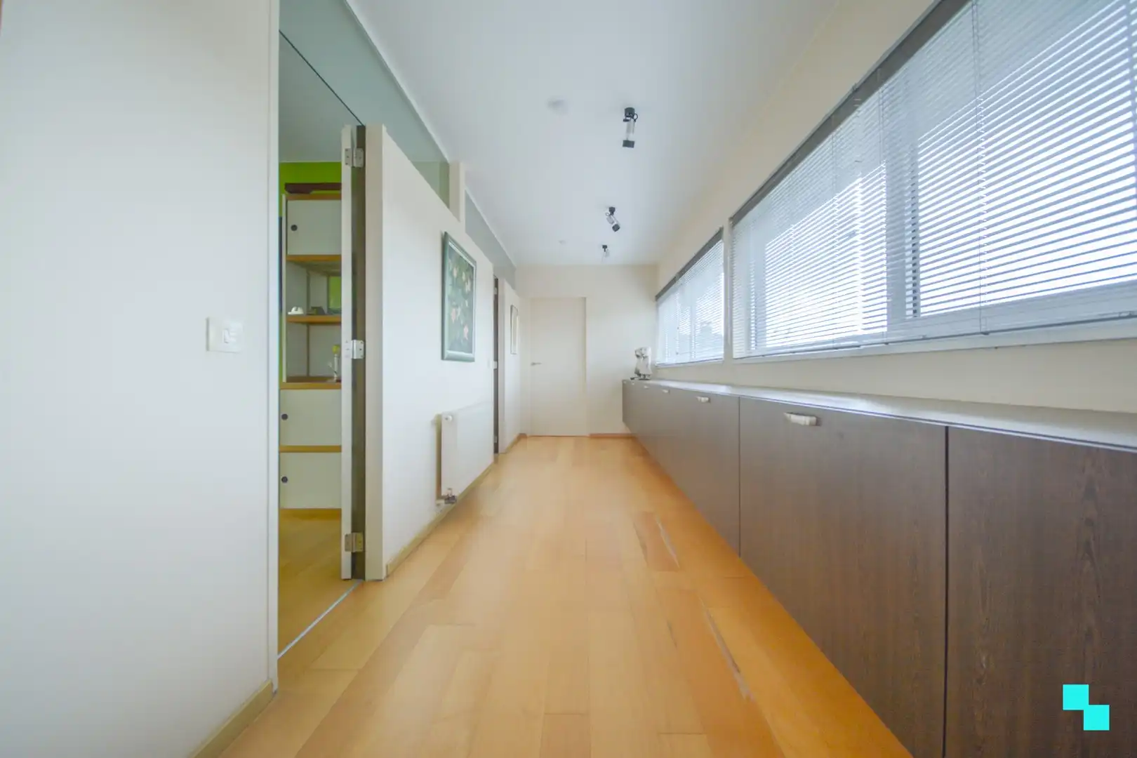 Bijzonder lichtrijke en verrassend ruime villa te Hooglede foto 16