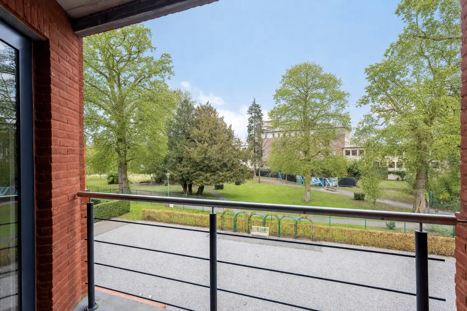 ZEER RUIM DUPLEX APPARTEMENT CENTRUM DIEST MET ZICHT OP PARK! foto 11