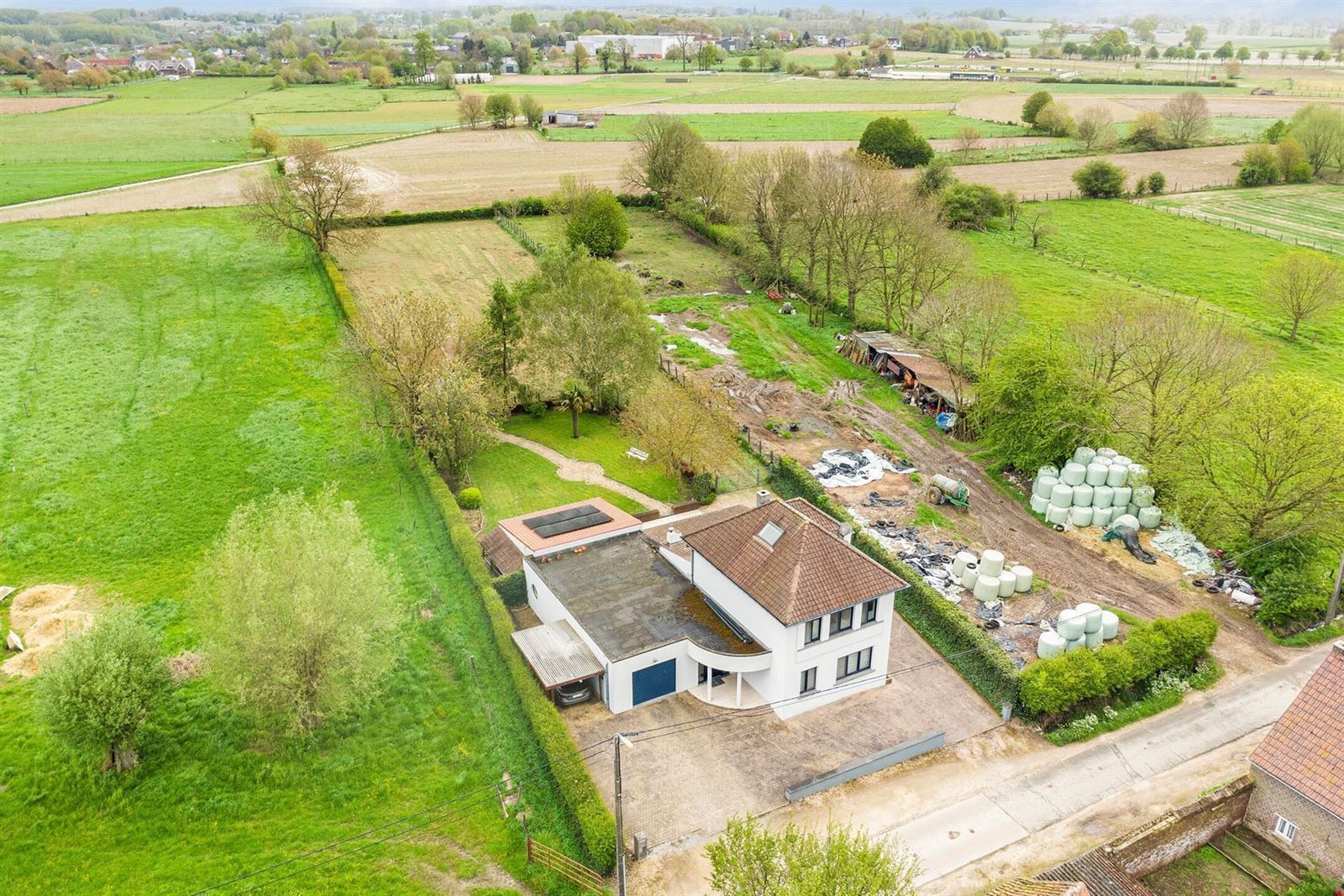 Rustig gelegen villa met 4 slaapkamers, tuin en weide foto 32