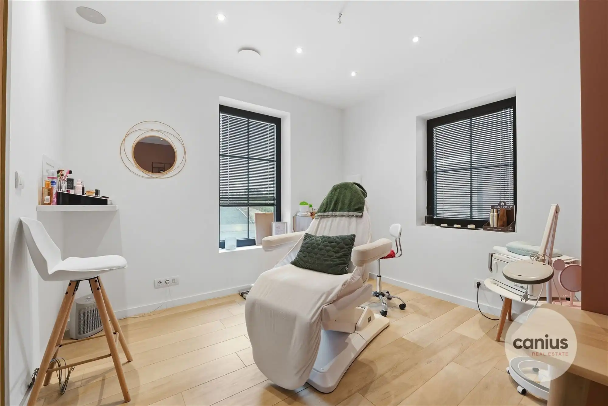 UITZONDERLIJKE WONING MET ZWEMBAD – MOGELIJKHEID ZELFSTANDIG BEROEP foto 9