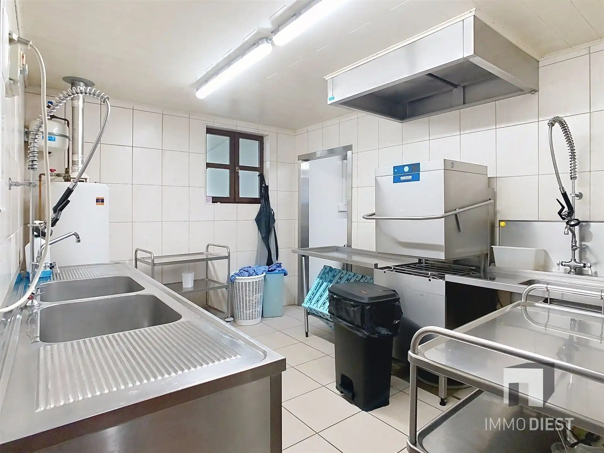 Brasserie - restaurant - feestzaal - privéwoonst foto 60