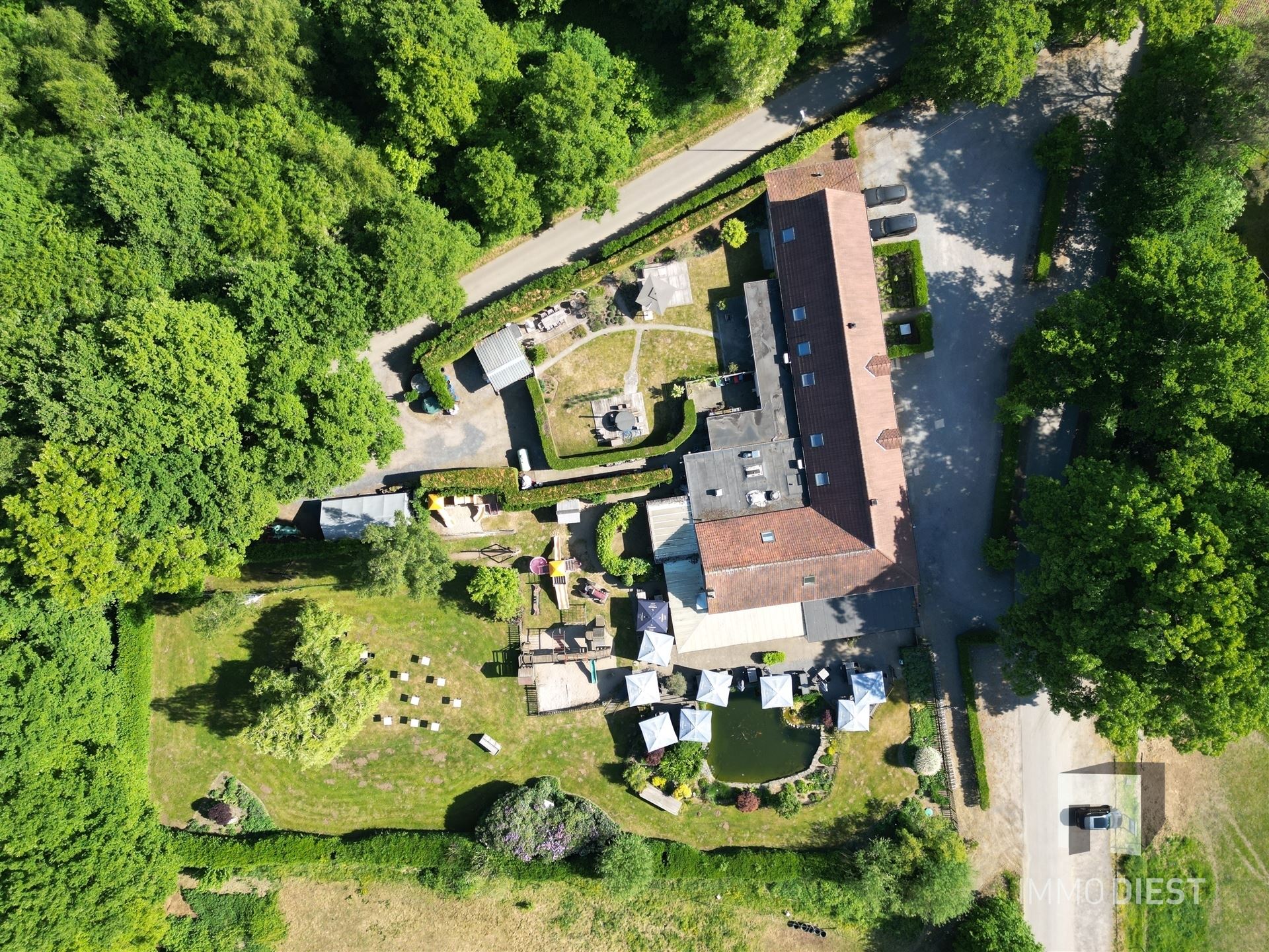 Brasserie - restaurant - feestzaal - privéwoonst foto 60