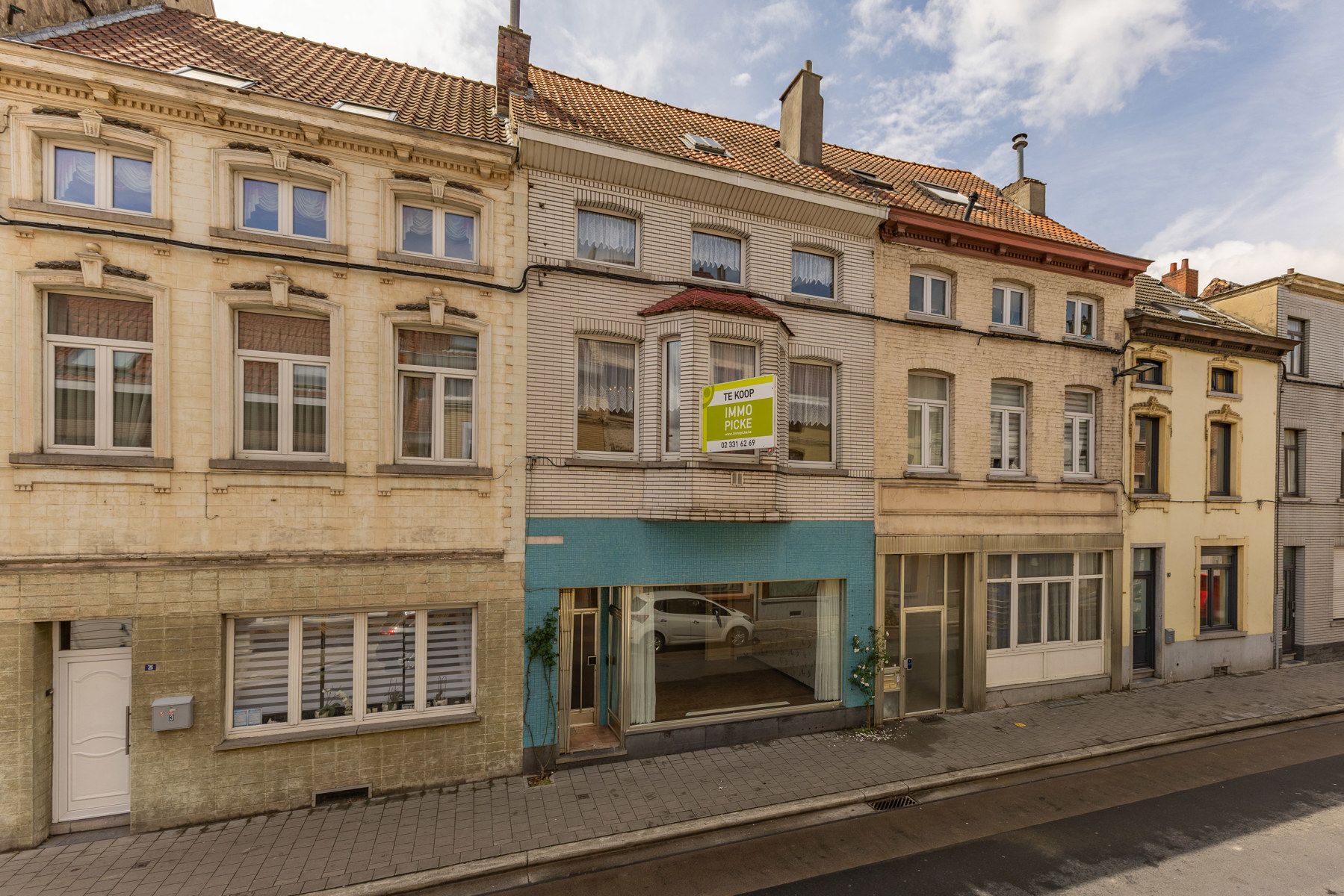 Zeer ruime woning met veel mogelijkheden foto {{pictureIndex}}