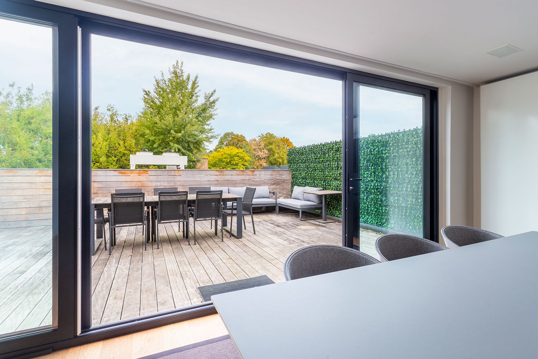 Uitzonderlijk 3 slpk duplex gelegen te centrum van Hove! foto 3