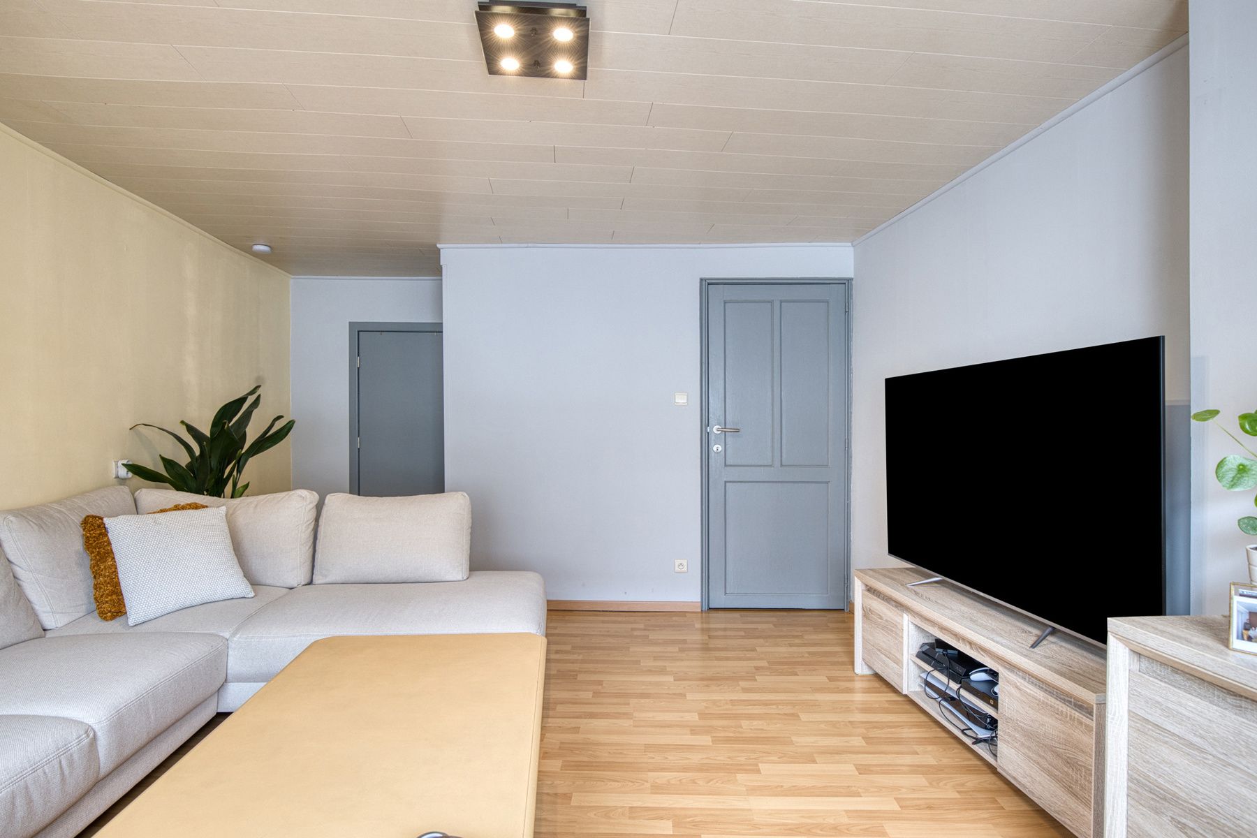 Gezellige rijwoning met terras te centrum Halle foto 7