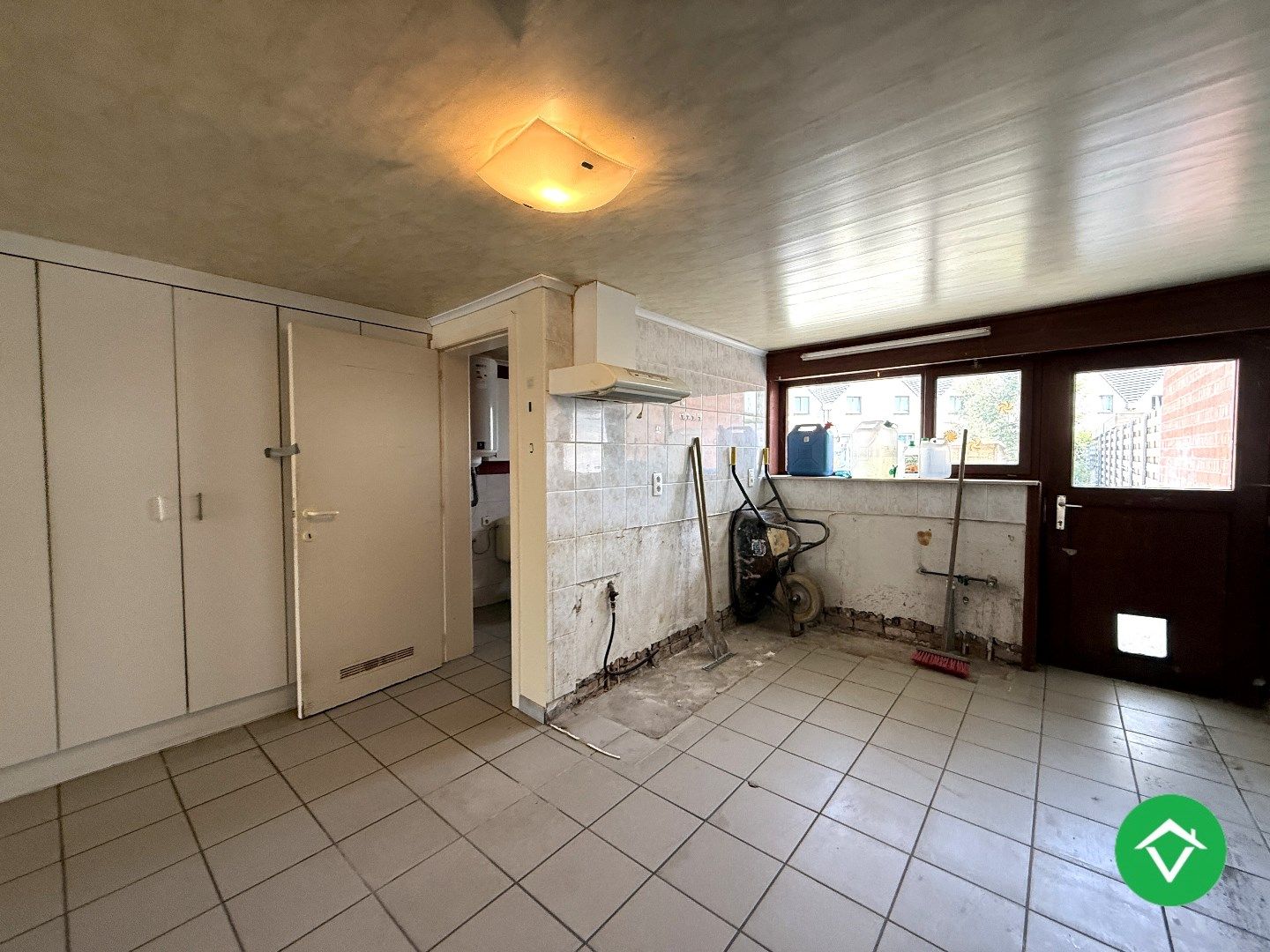 Op te frissen rijwoning met 3 slaapkamers en tuin in centrum Staden foto 5