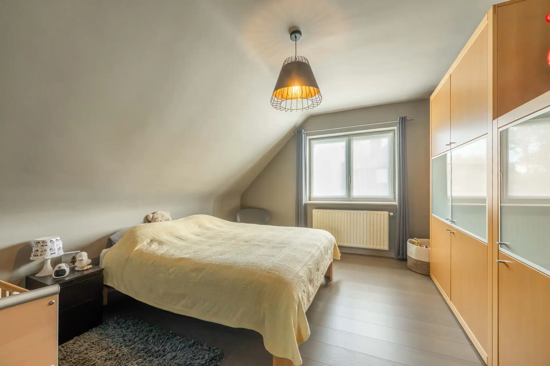 Knappe, verzorgde alleenstaande hedendaagse woning met 3 slaapkamers, garage en een prachtige aangelegde tuin TE KOOP in Wielsbeke! foto 16