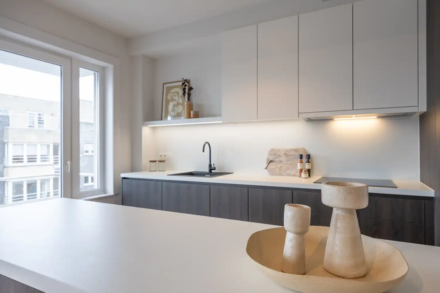 Gerenoveerd drie slaapkamer appartement met open zicht! foto 8