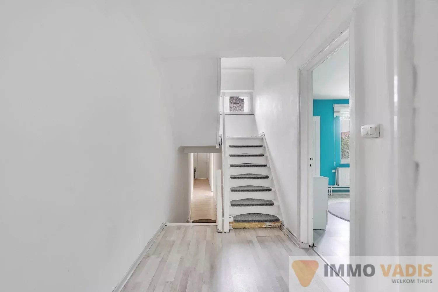 Gerenoveerde gezinswoning met vier slaapkamers foto 8