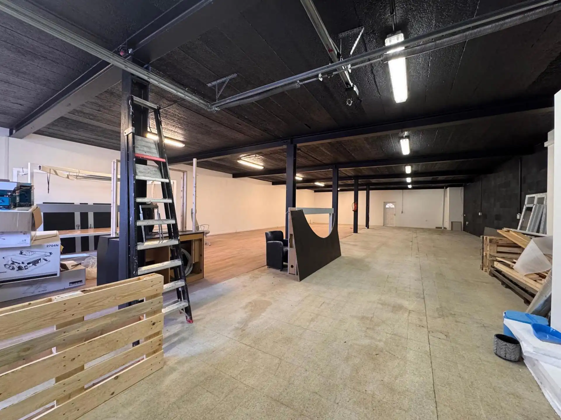 Commercieel gelegen bedrijfsgebouw te Brasschaat  foto 2