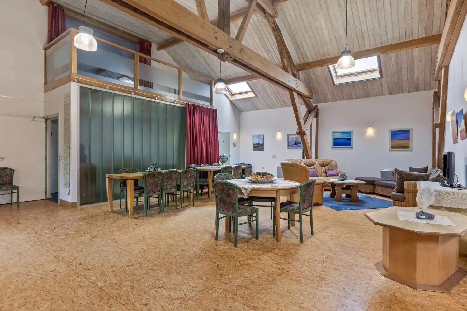 Karaktervolle en zeer ruime woning met Gîte en Chambre d’Hôtes foto 12