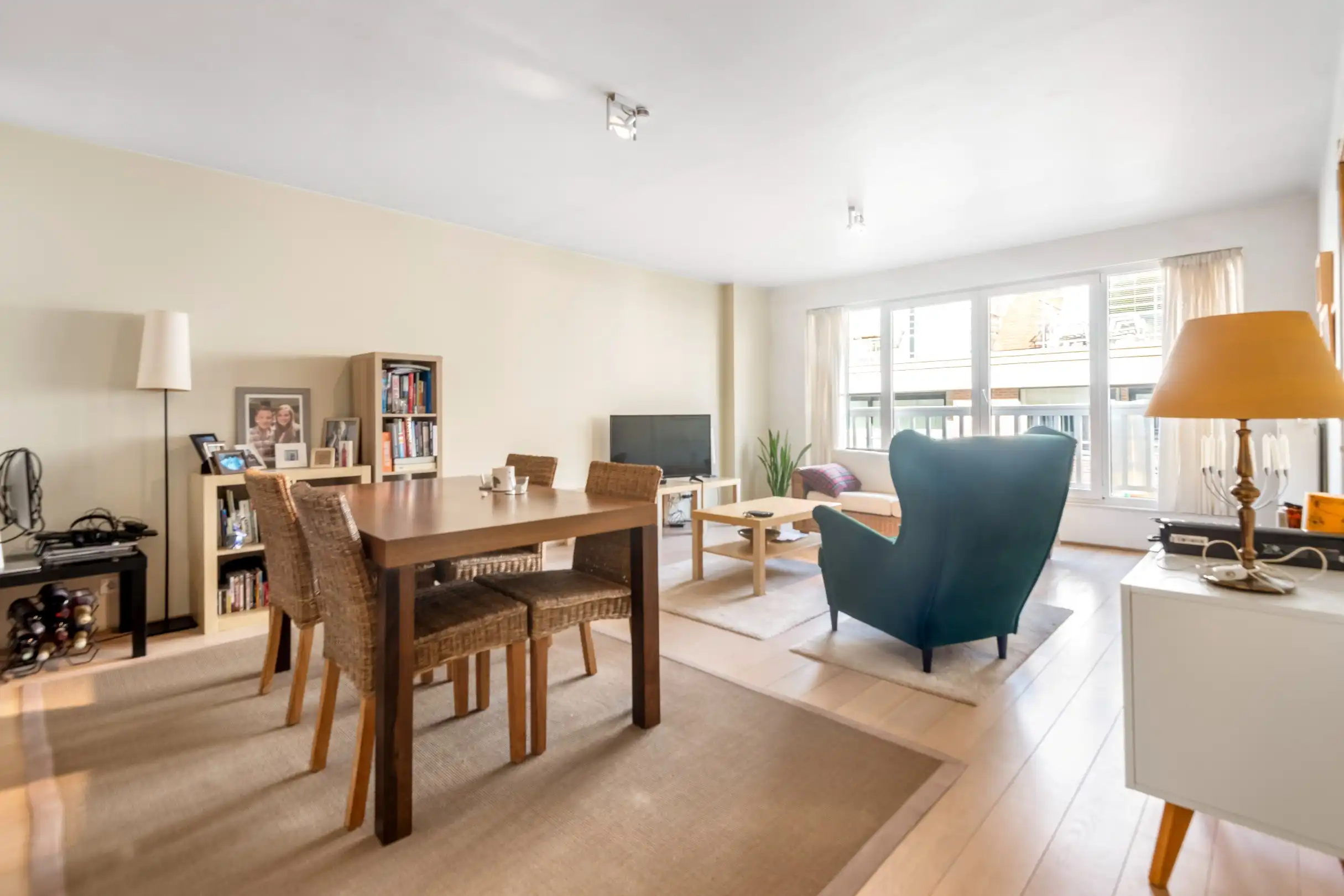 Rustig gelegen appartement tegen de Zoutelaan en vlakbij de winkels van de Lippenslaan.  foto 3