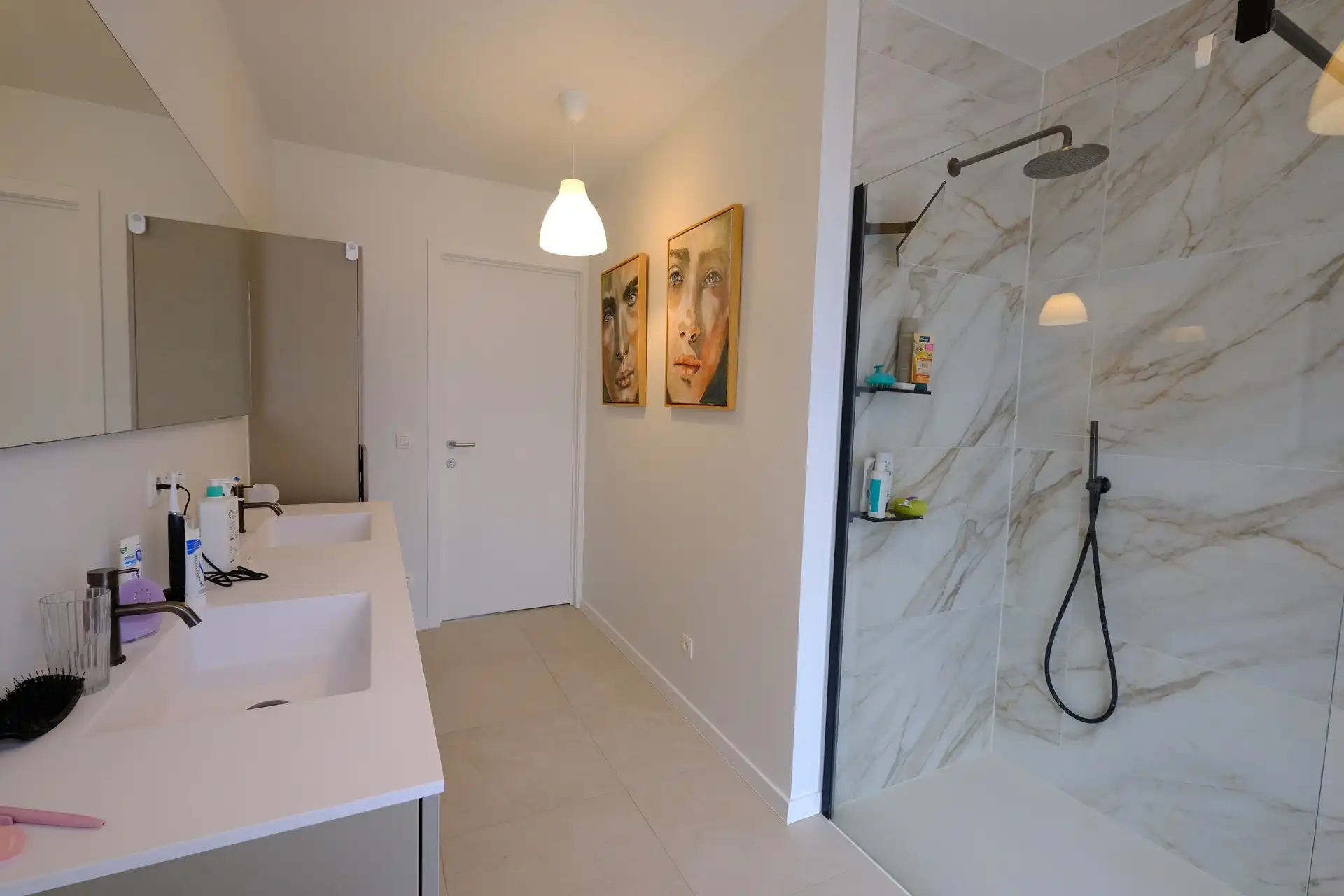 luxueus ingerichte woning met 3 slaapkamers in het gezellige Oud-Rekem foto 13