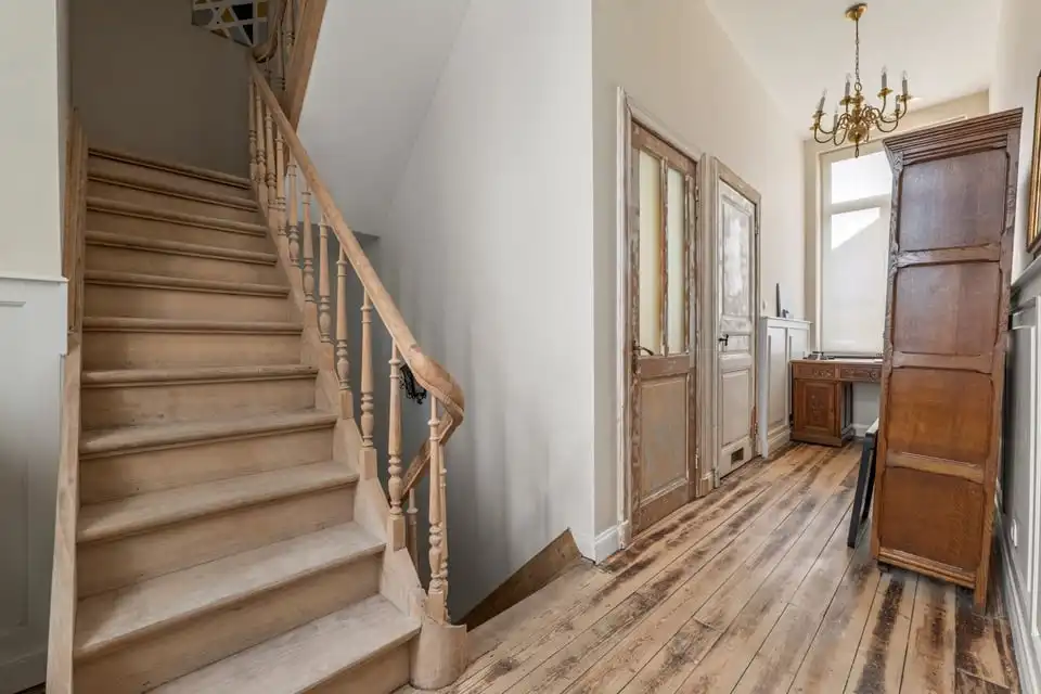 EXCLUSIEF HERENHUIS MET LUXUEUZE AFWERKING IN HET HART VAN SINT-TRUIDEN foto 14