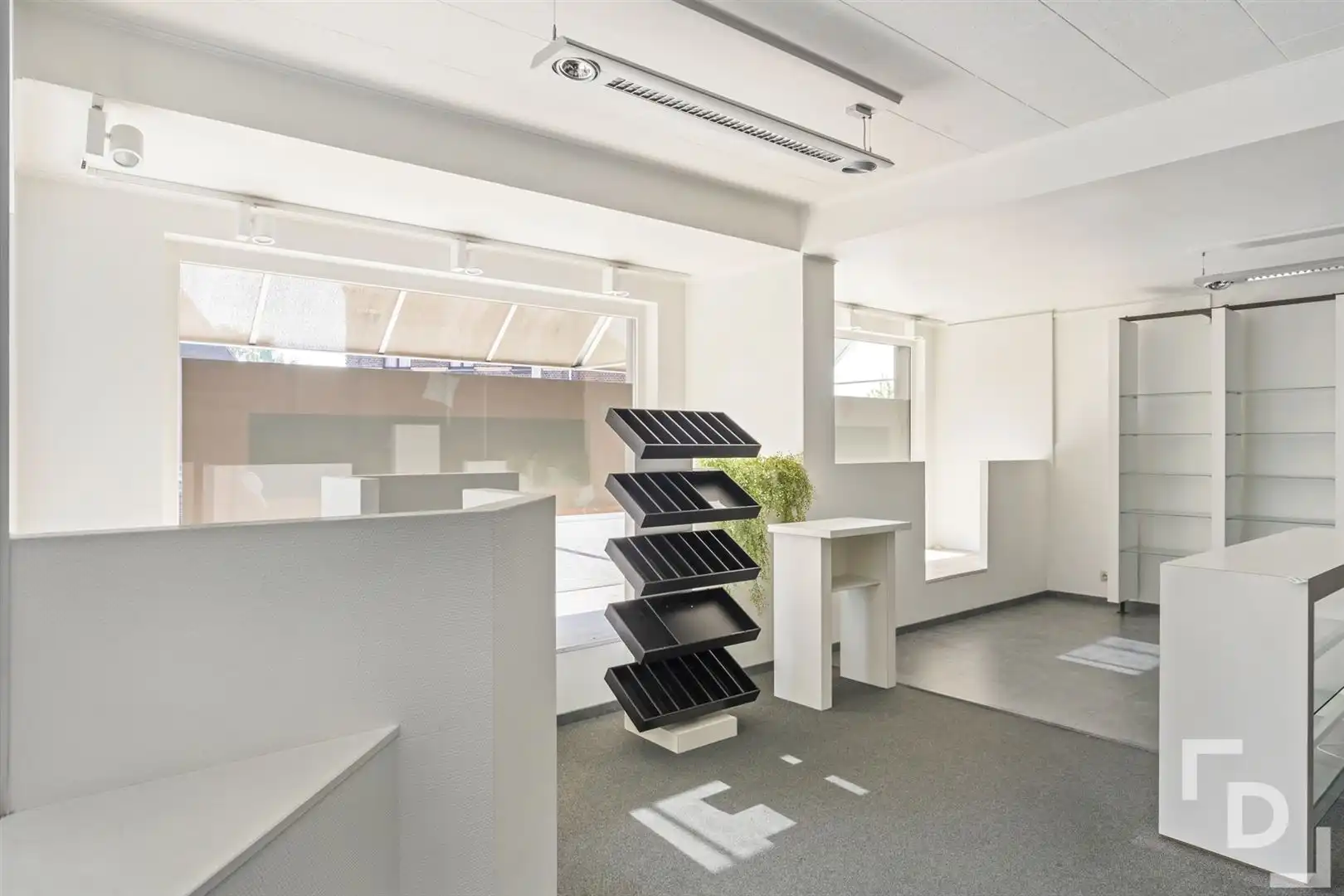 Ruime handelszaak met woonst & verhuurd appartement te koop in Poelkapelle. foto 10