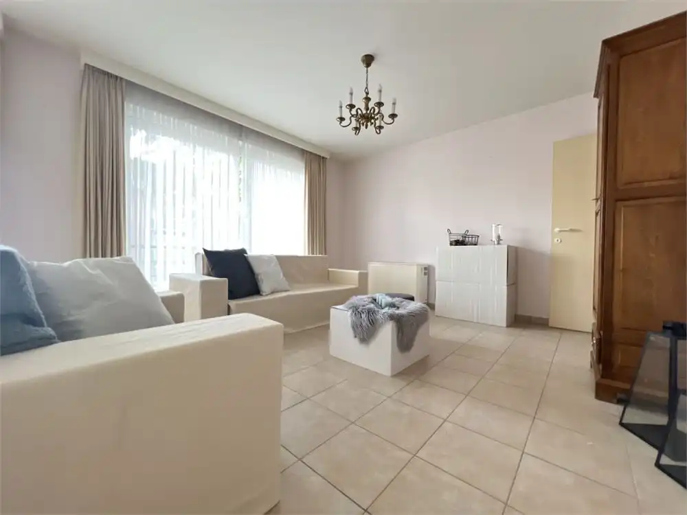 Ruim en lichtrijk app. met 2 slpks + garage mogelijk foto 2