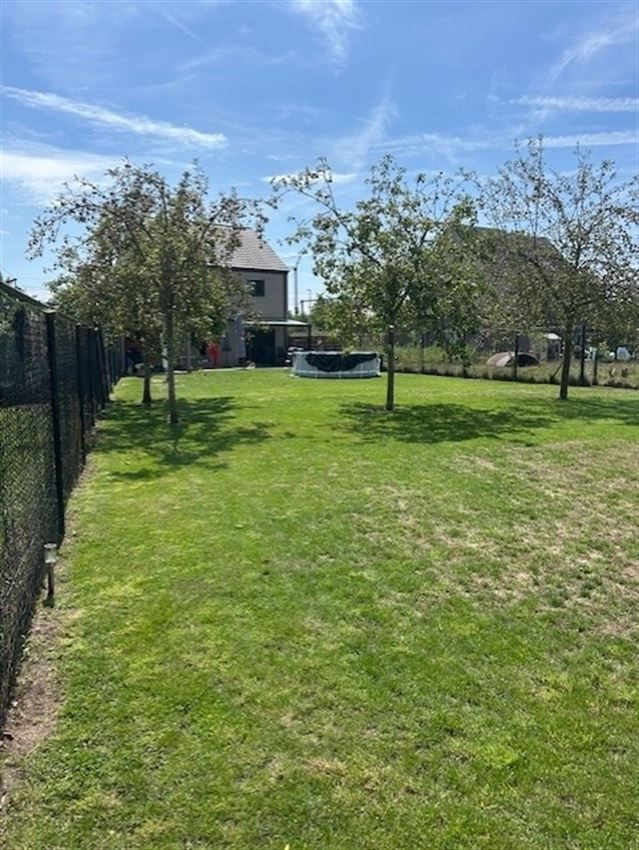 Mooi en landelijk, heel recent, 3 slpk., terras en tuin  foto 4