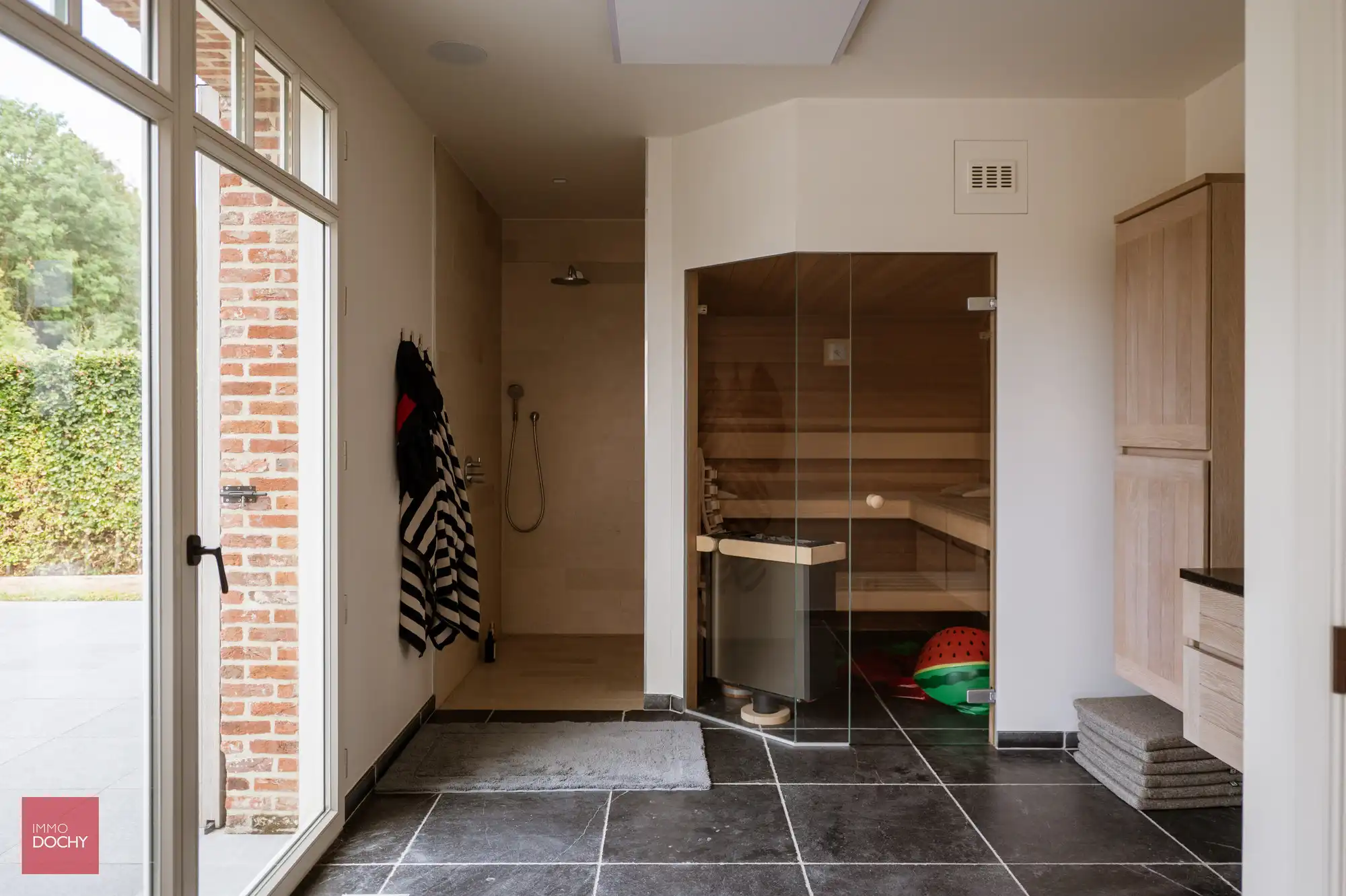 Prachtige instapklare villa met zwembad | Tiegemberg foto 13