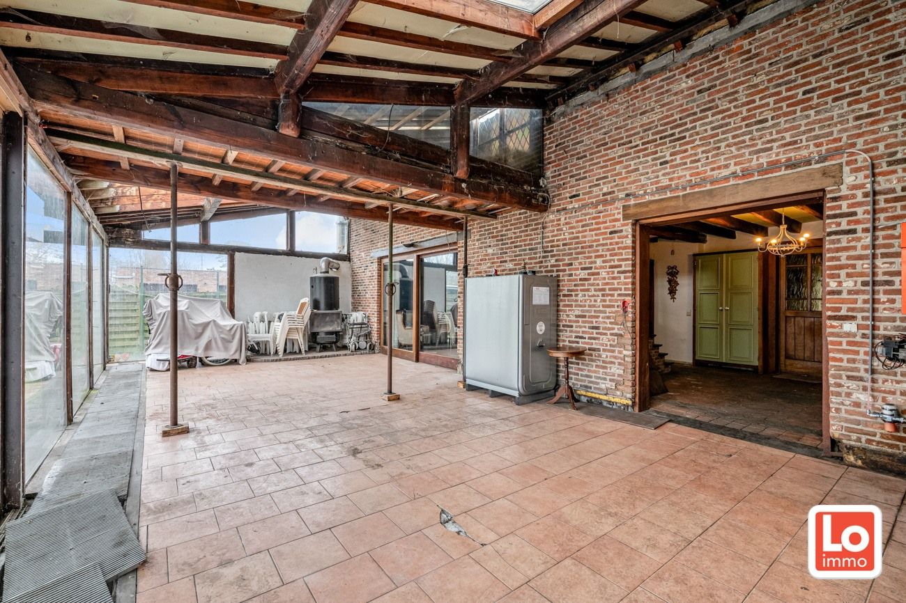 VERKOCHT!! Ruime alleenstaande volledig te renoveren woning met afzonderlijke garage op een makkelijk bereikbare locatie in Desteldonk. foto 23