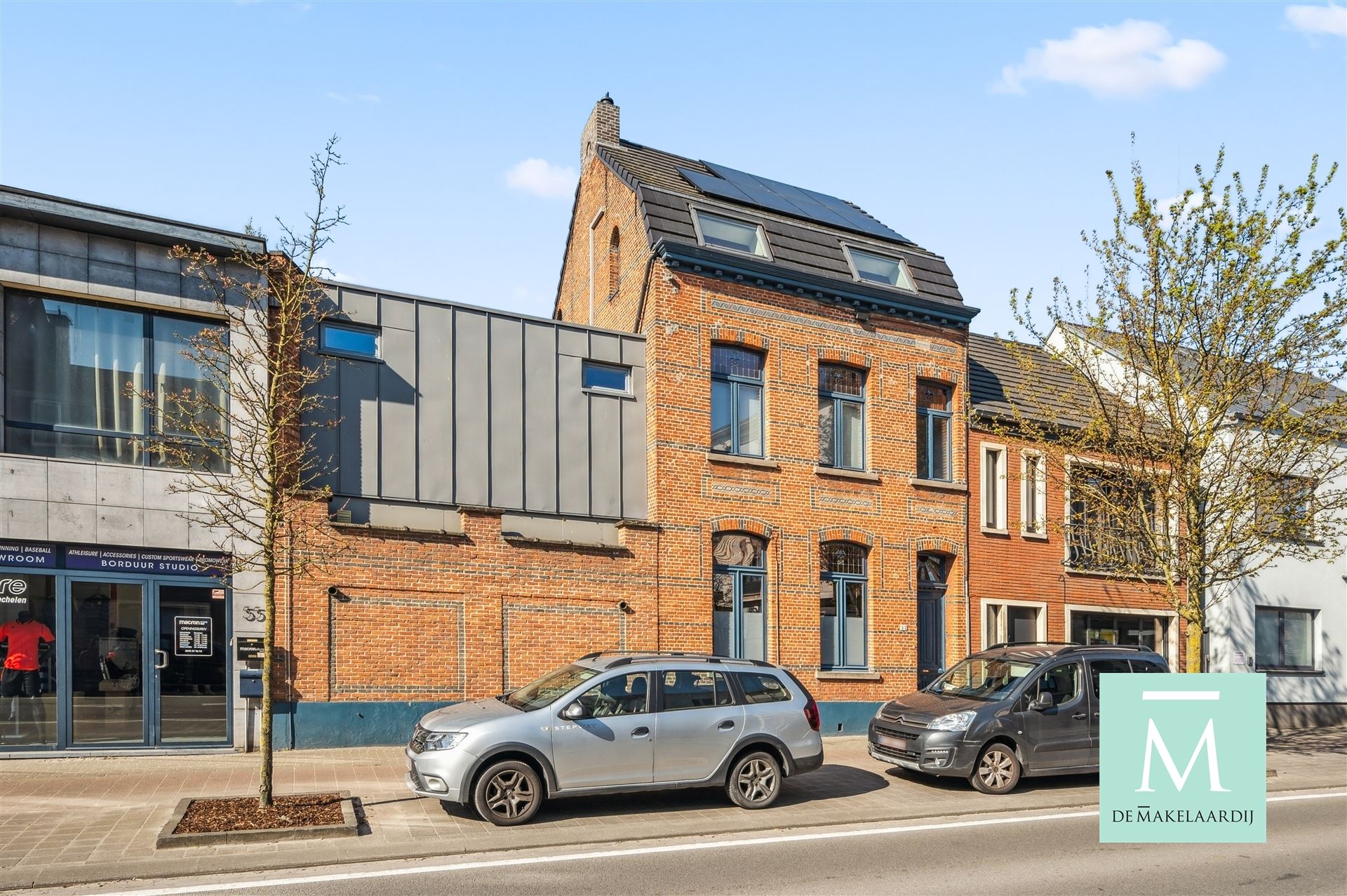 Zeer ruime en charmante woning met fijne tuin en ruime garage foto 3