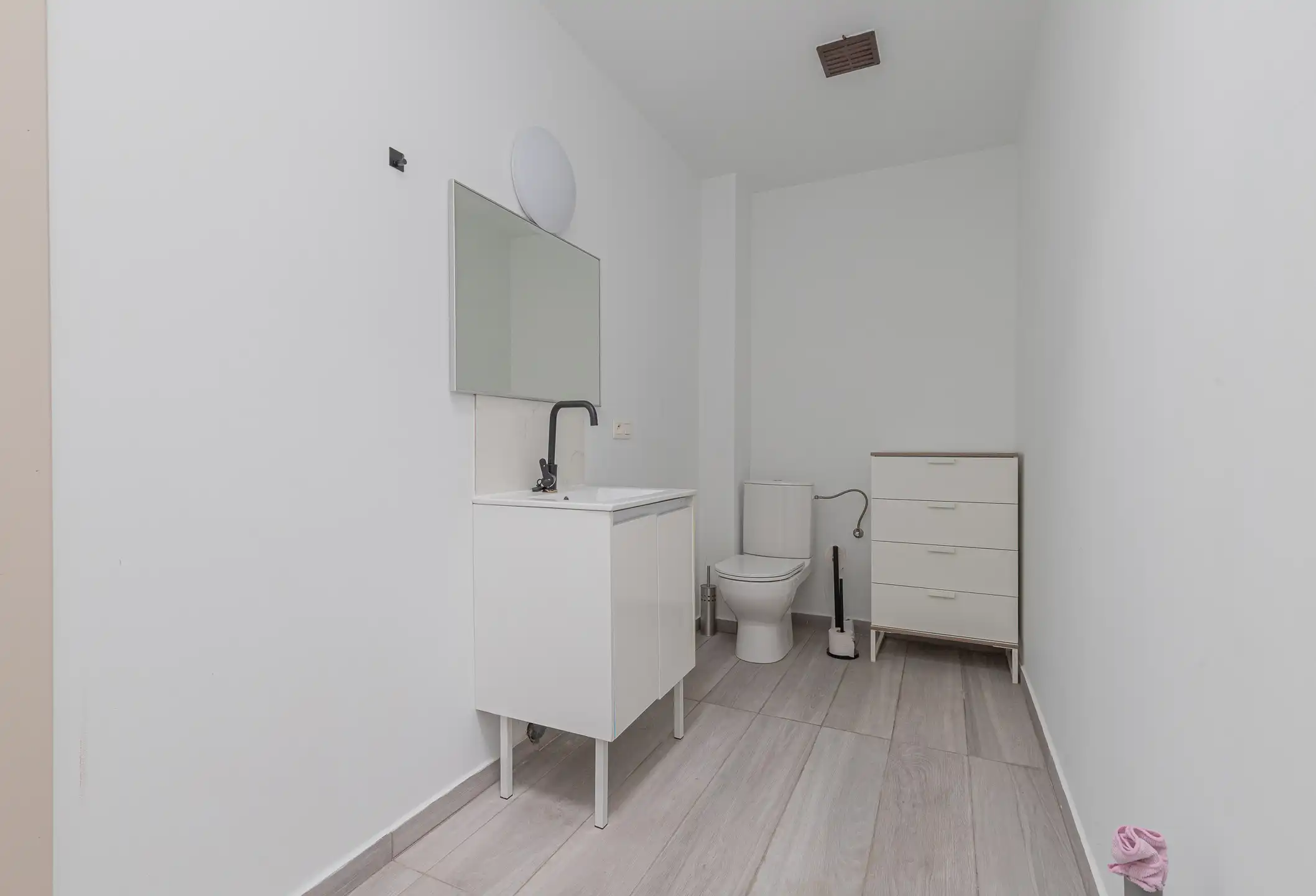 GRIMBERGEN-Gerenoveerde woning zonder tuin/koer aan de vaart foto 7