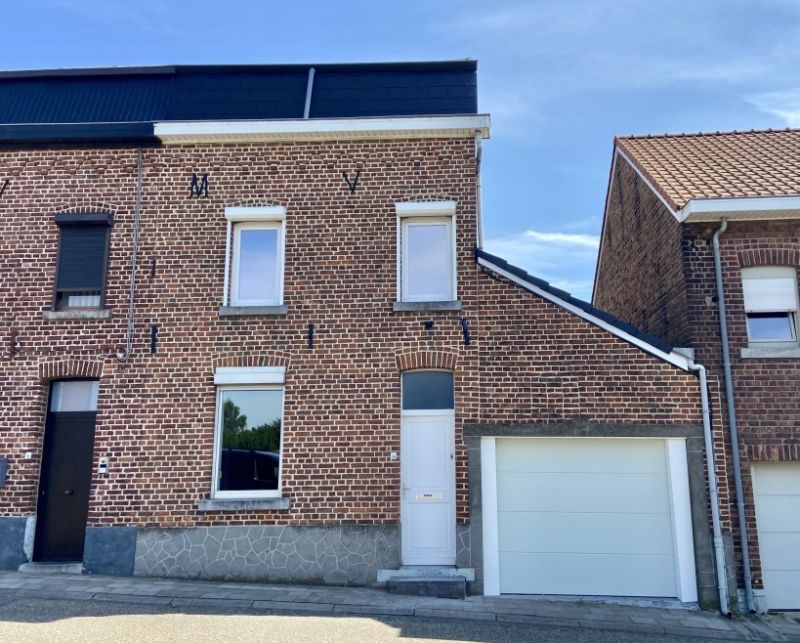 CHARMANTE ENERGETISCHE WONING AAN DE RAND VAN DE STADSKERN GELEGEN, DEELS OPGEFRIST EN VERDER AF TE WERKEN NAAR EIGEN SMAAK ! foto 1