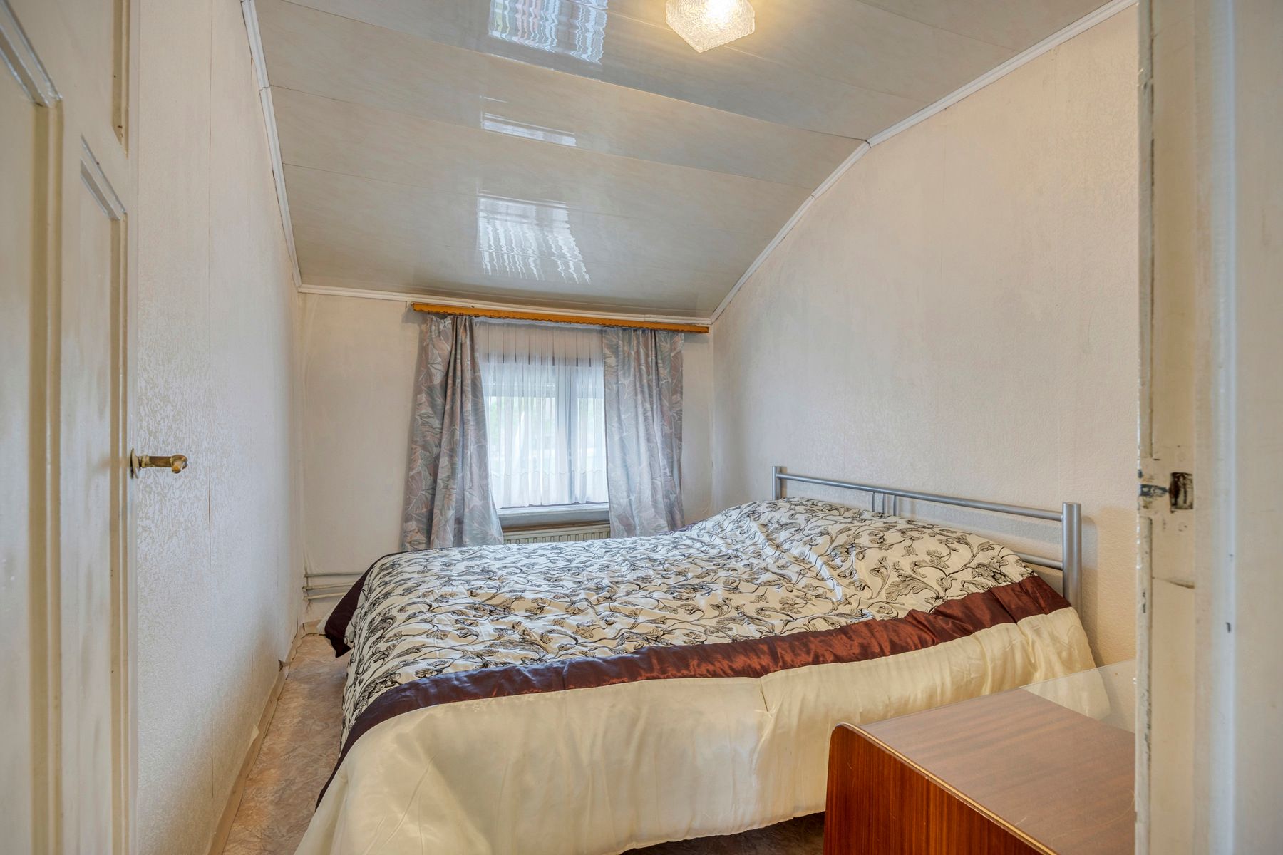 Charmante mijnwerkerswoning met 4 slaapkamers, en 2 badkamers. foto 24