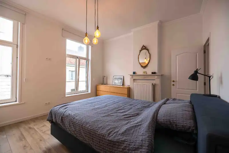 Gerenoveerde 2-slaapkamerwoning met terras te koop in Brugge foto 10