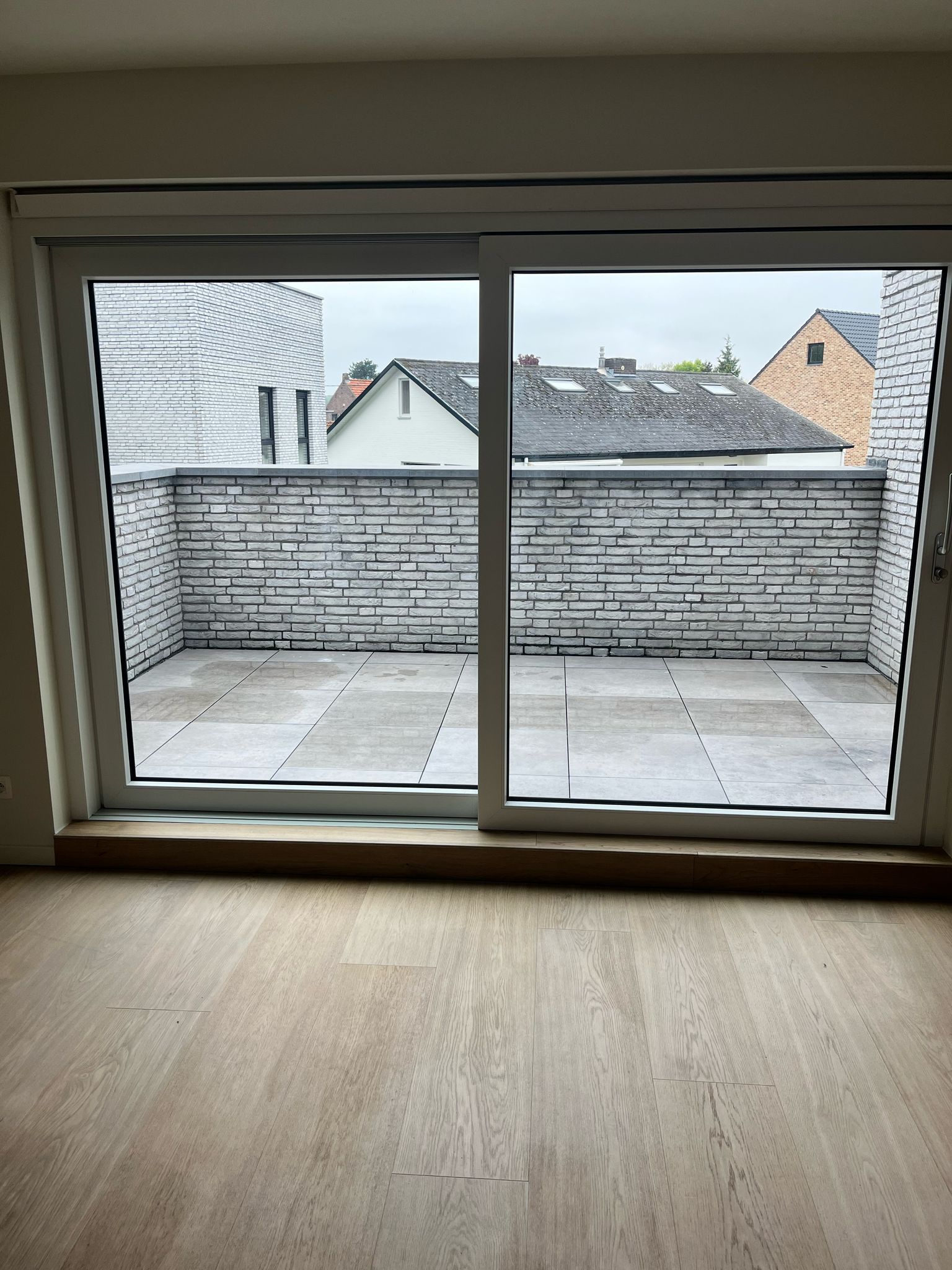 Luxueus nieuwbouw appartement met terras te Molenbeersel. foto 12