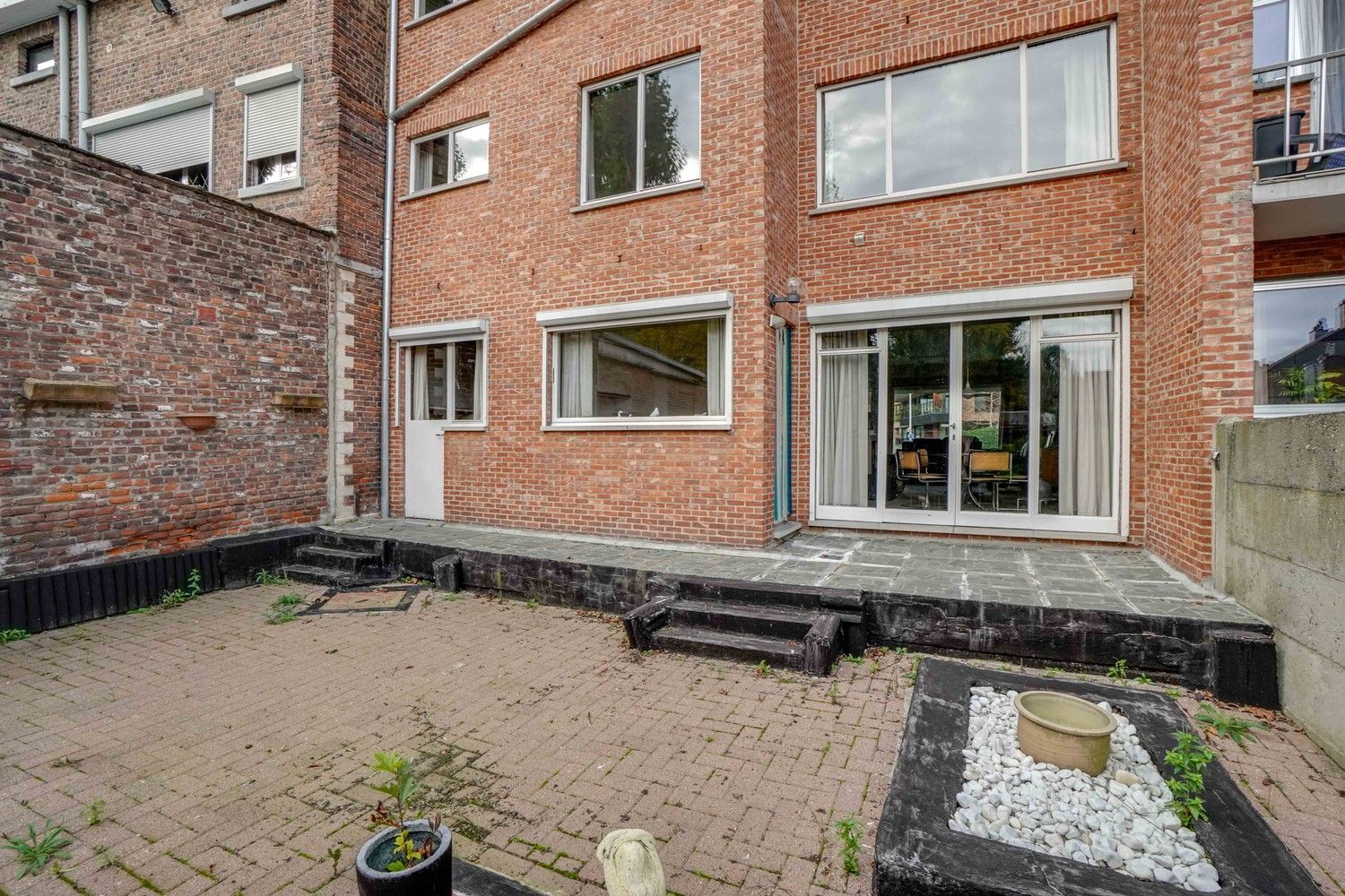 Ruime moderne herenwoning nabij het centrum van Sint-Truiden foto 29