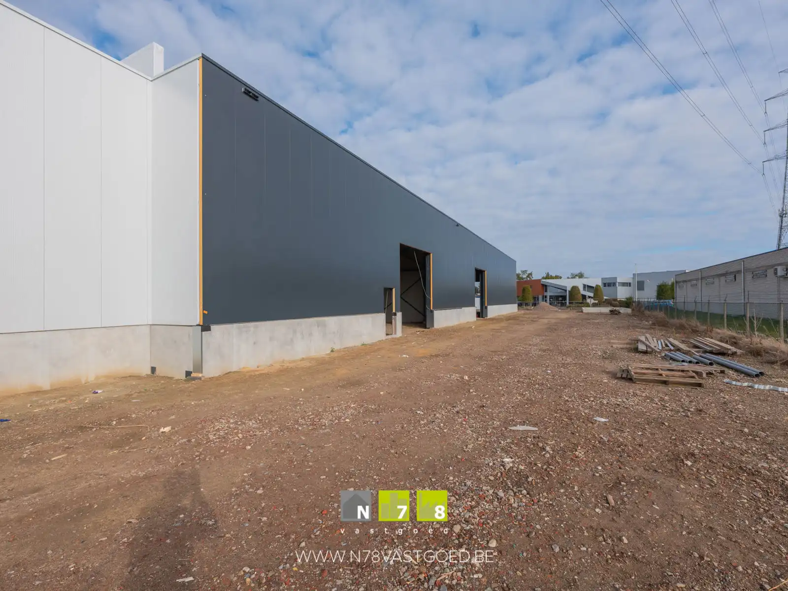 Bedrijfsvastgoed te koop foto {{pictureIndex}}