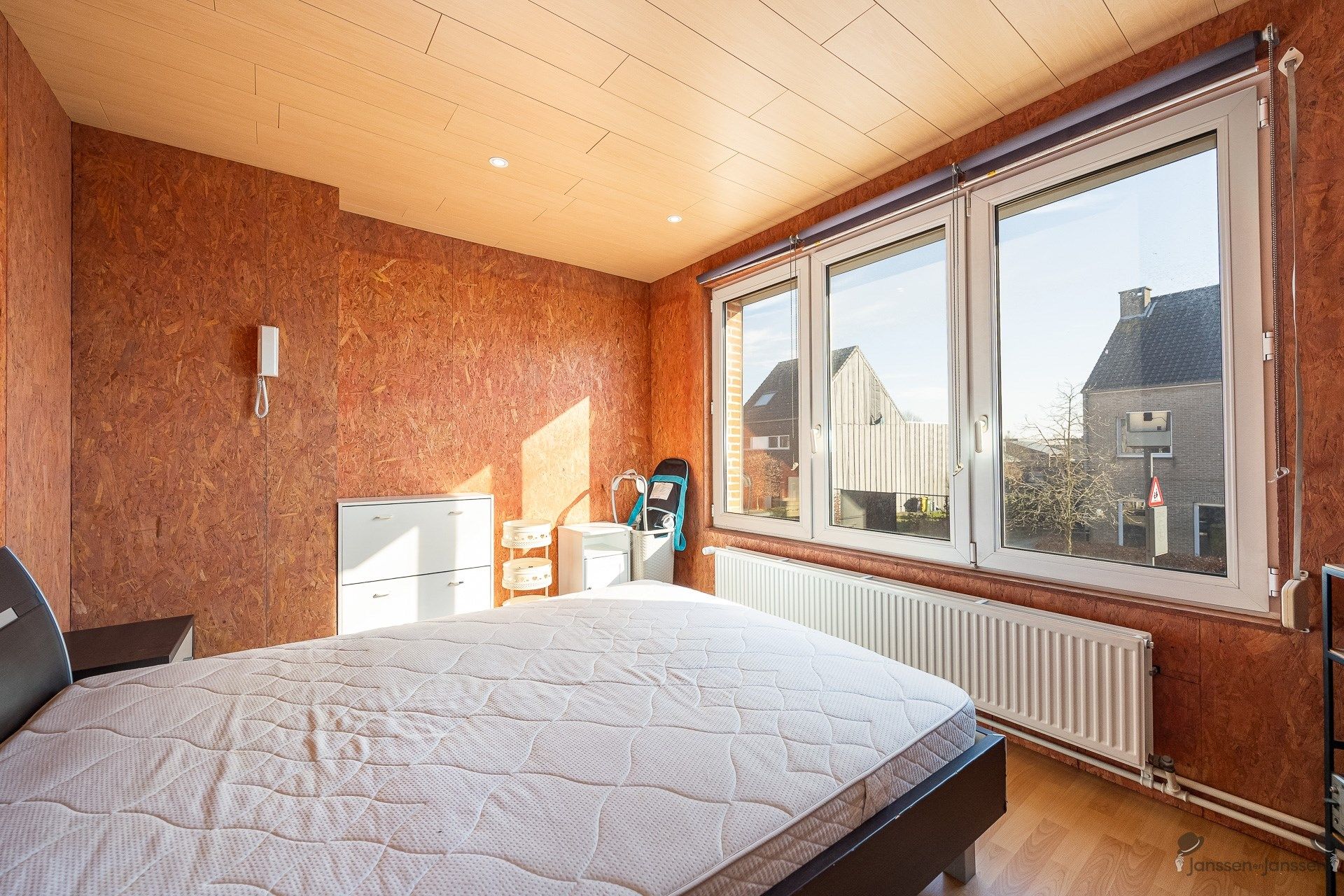 Ruime woning met bijgebouw op een perceel van 497m². foto 17