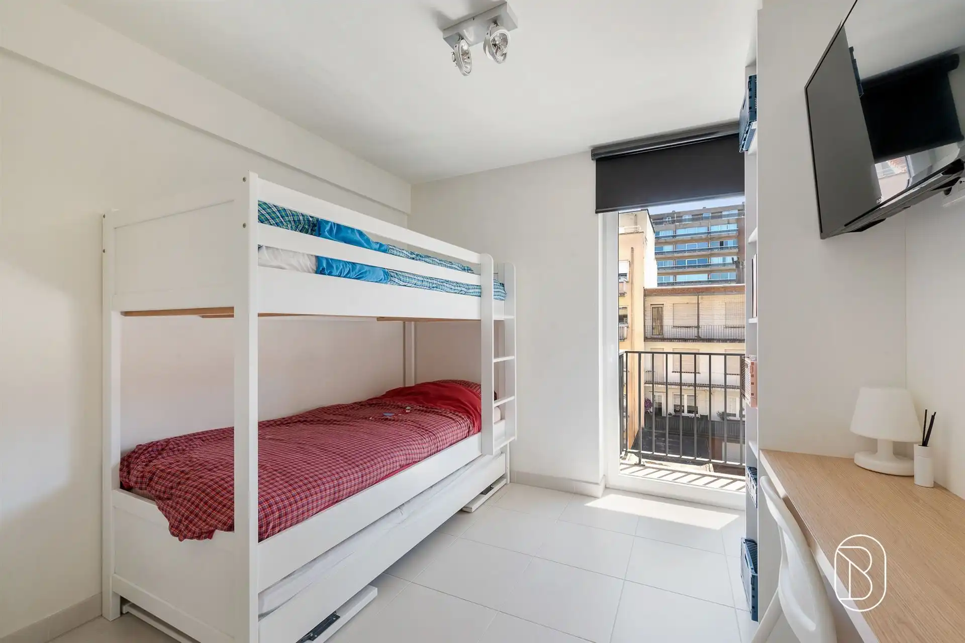 Topgelegen perfect onderhouden appartement met leuk terras!  foto 10