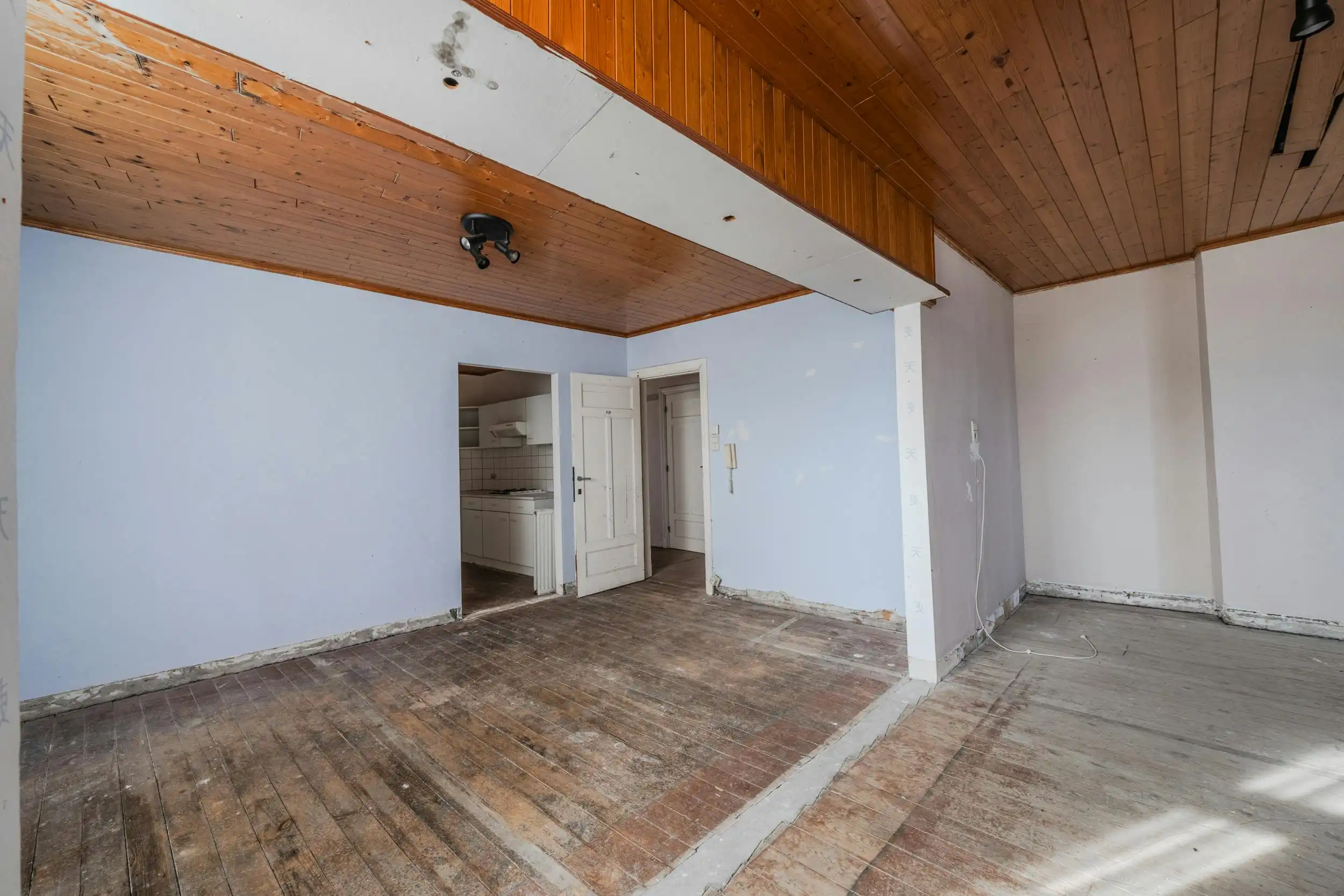 Goed gelegen handelspand met veel potentieel in Lombardsijde foto 32