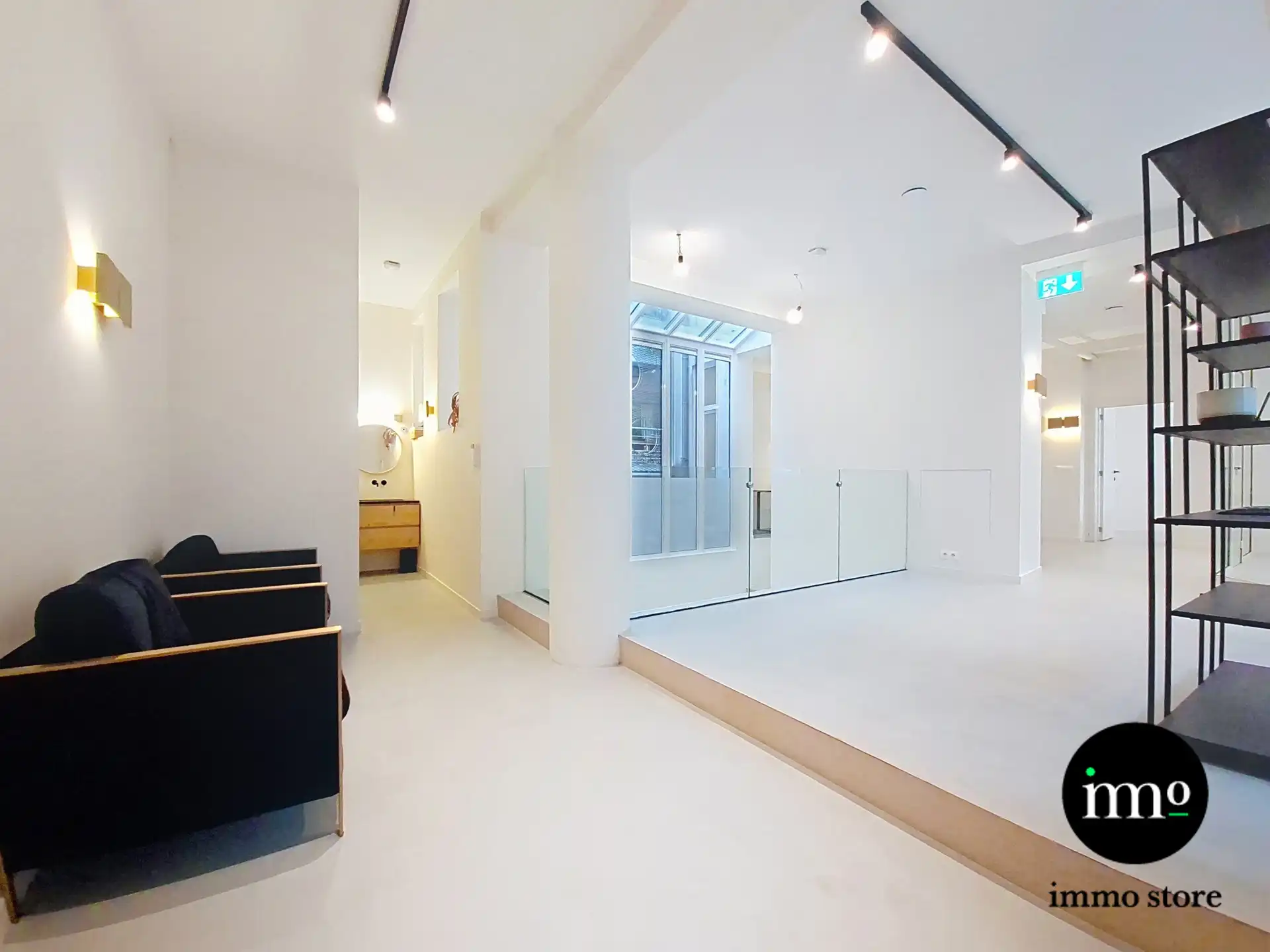 Instapklaar duplex-bureau met 4 parkeerplaatsen foto 4