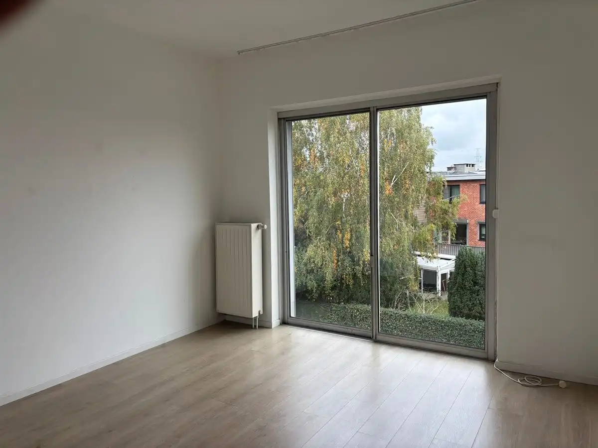 Leuk gelegen appartement met 2 slaapkamers en garage foto 9