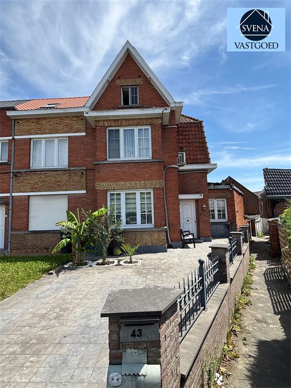 3-GEVELWONING MET 4 SLAAPKAMERS EN TUIN foto {{pictureIndex}}