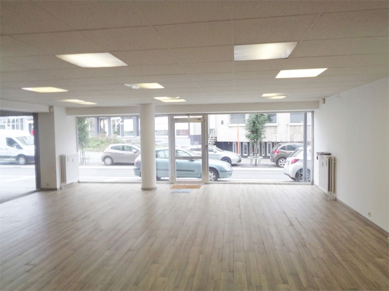 INSTAPKLARE COMMERCIËLE (KANTOOR)RUIMTE foto 6