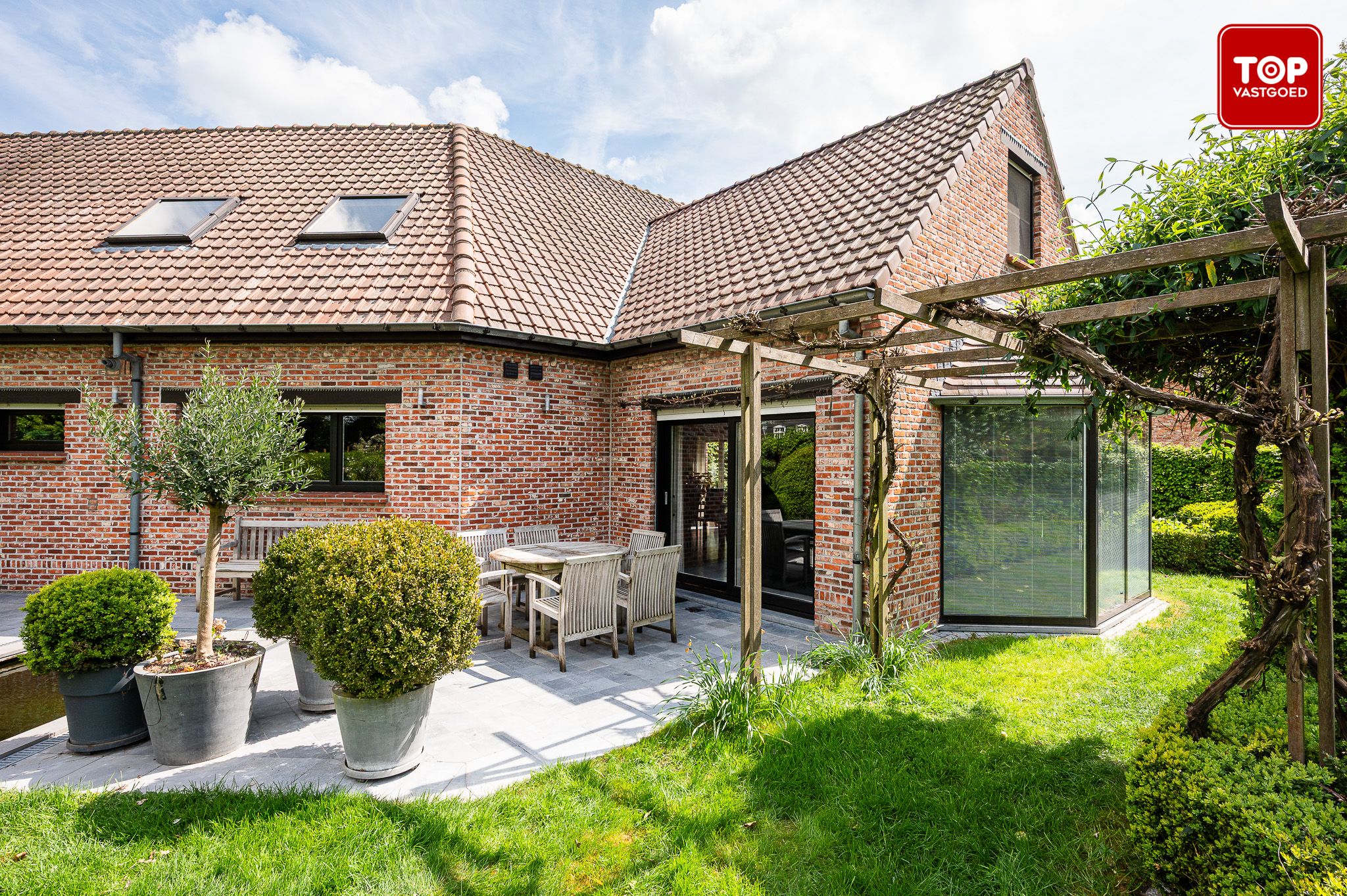 Exclusieve gezinswoning met een prachtige tuin, vijver en bureauruimte in groen Gentbrugge foto 28