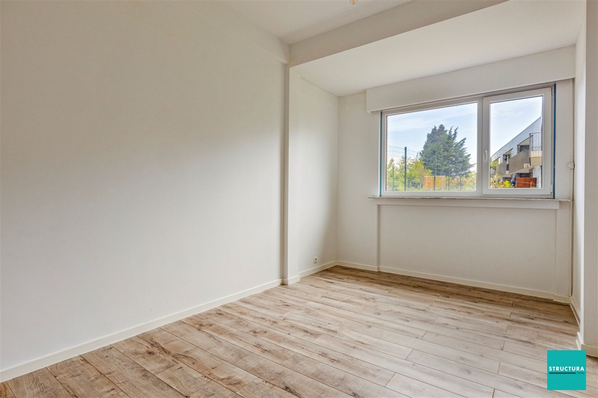 Gelijkvloers appartement met commerciële ruimte  foto 6