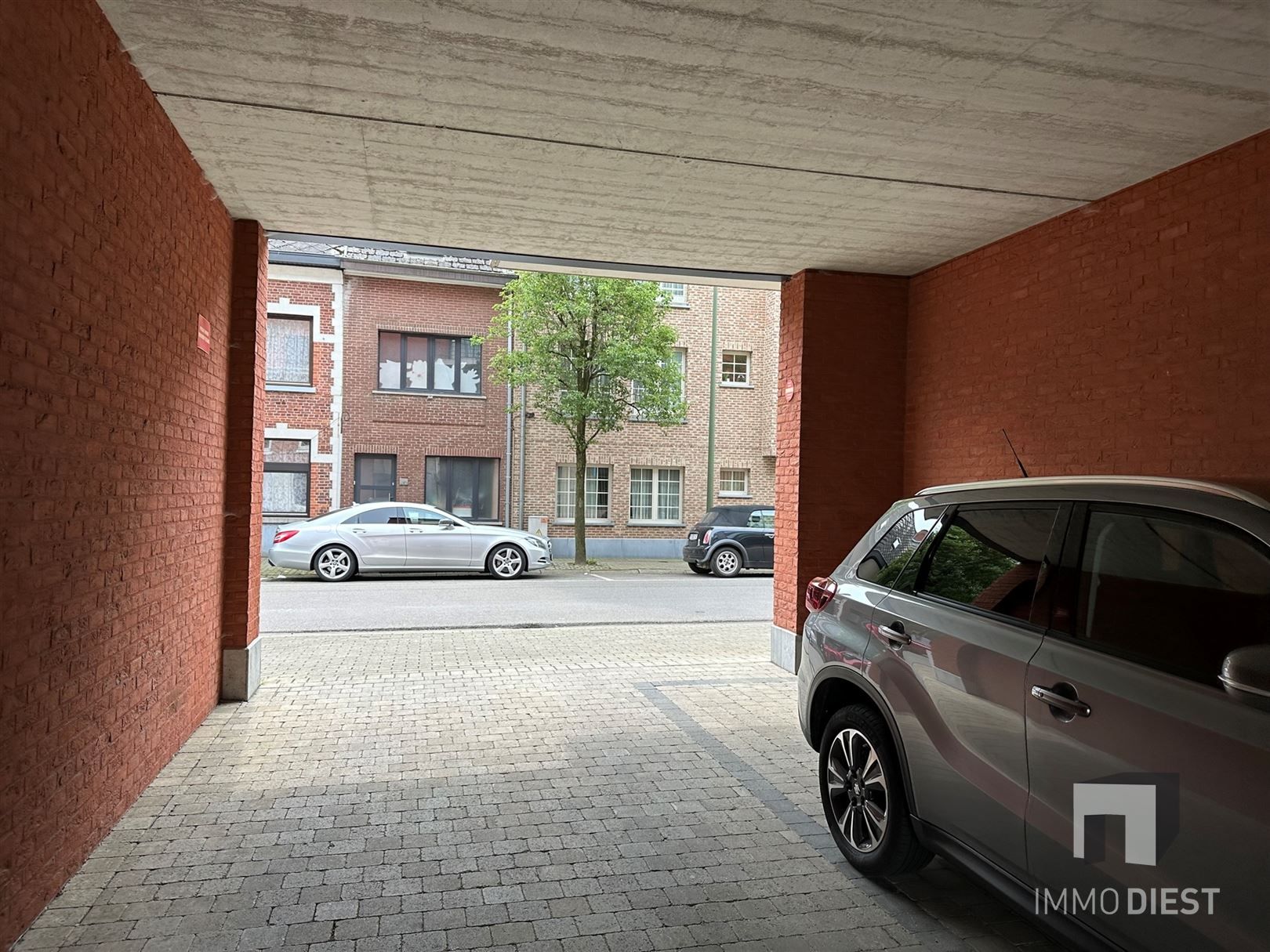 Gezellig appartement met 2 slpks, 2 terrassen en carport foto 3