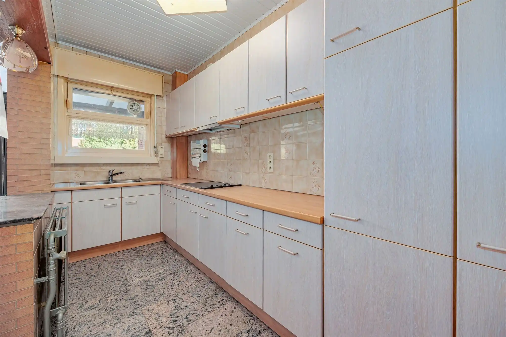Gezinswoning met 3 slaapkamers en grote tuin te Merksem foto 5
