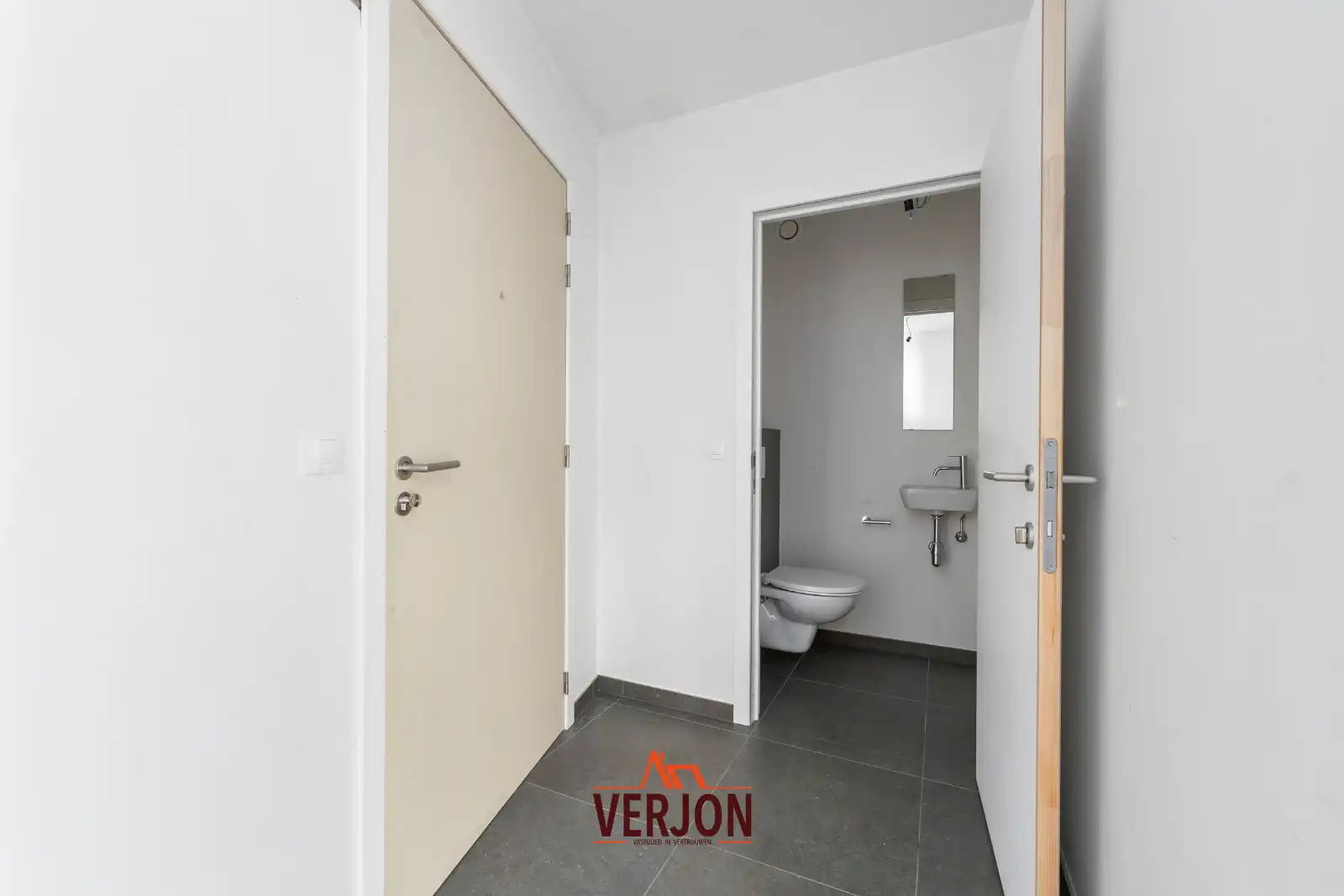 Ruim en lichtrijk penthouse nabij centrum Roeselare foto 9