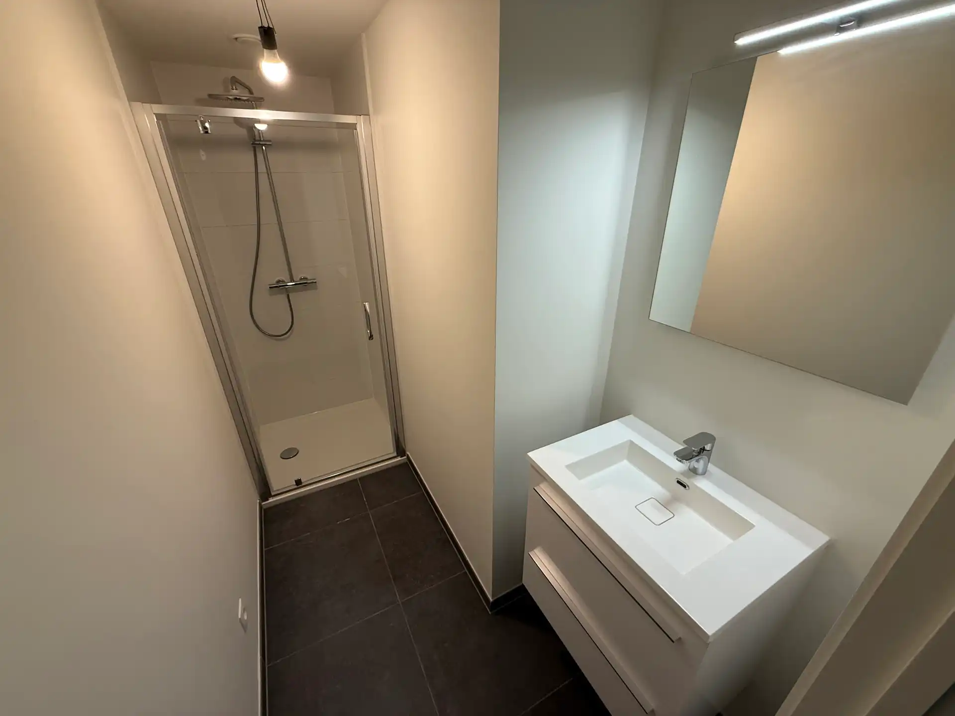 Nieuwbouwwoning met 3 slaapkamers, tuin en carport foto 11