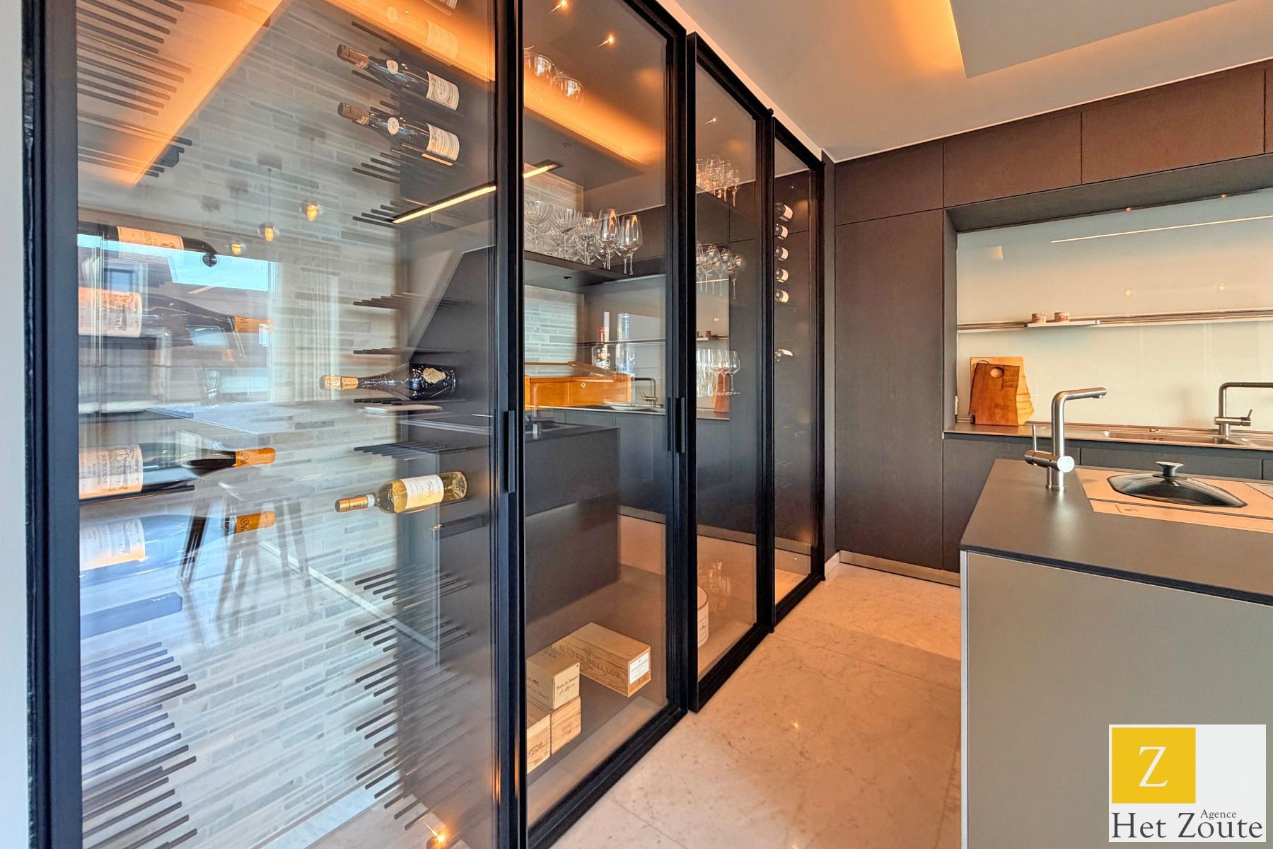 Uniek duplexappartement op enkele passen van de Zeedijk foto 14